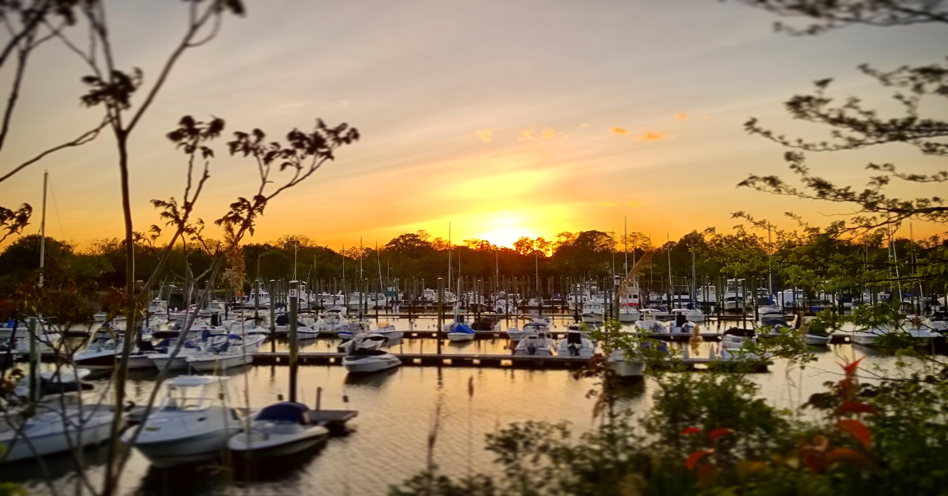 Fairfield Marina at Sunset r/Connecticut