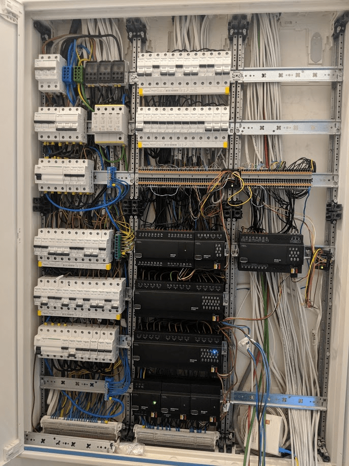 In the middle of my "smart home" instalation electrical wiring, cat5e