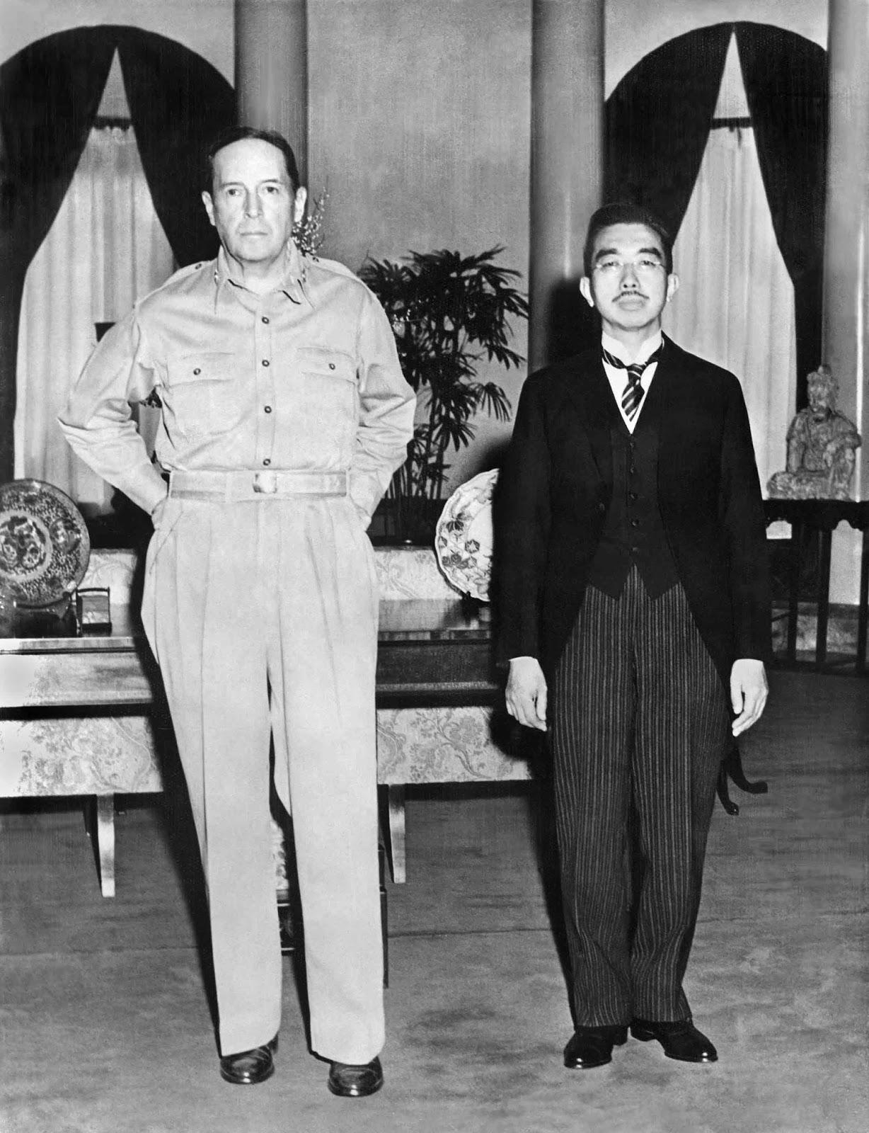 Gen. MacArthur and Japan's Emperor Hirohito, 1945 [1600 x 1200] r/HistoryPorn