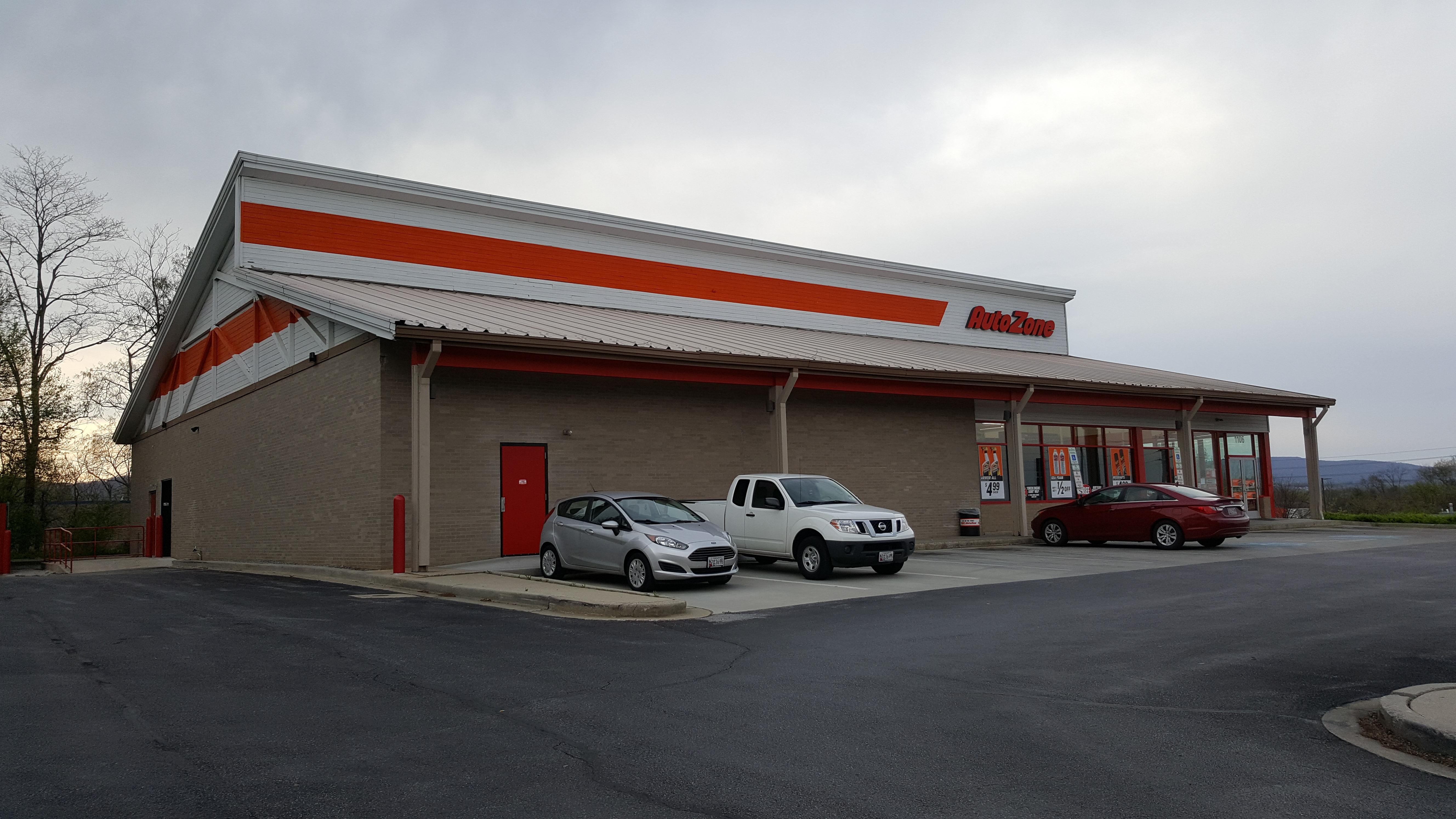 AutoZone in Frederick, Maryland, formerly Pier One Imports r/NotFoolingAnybody