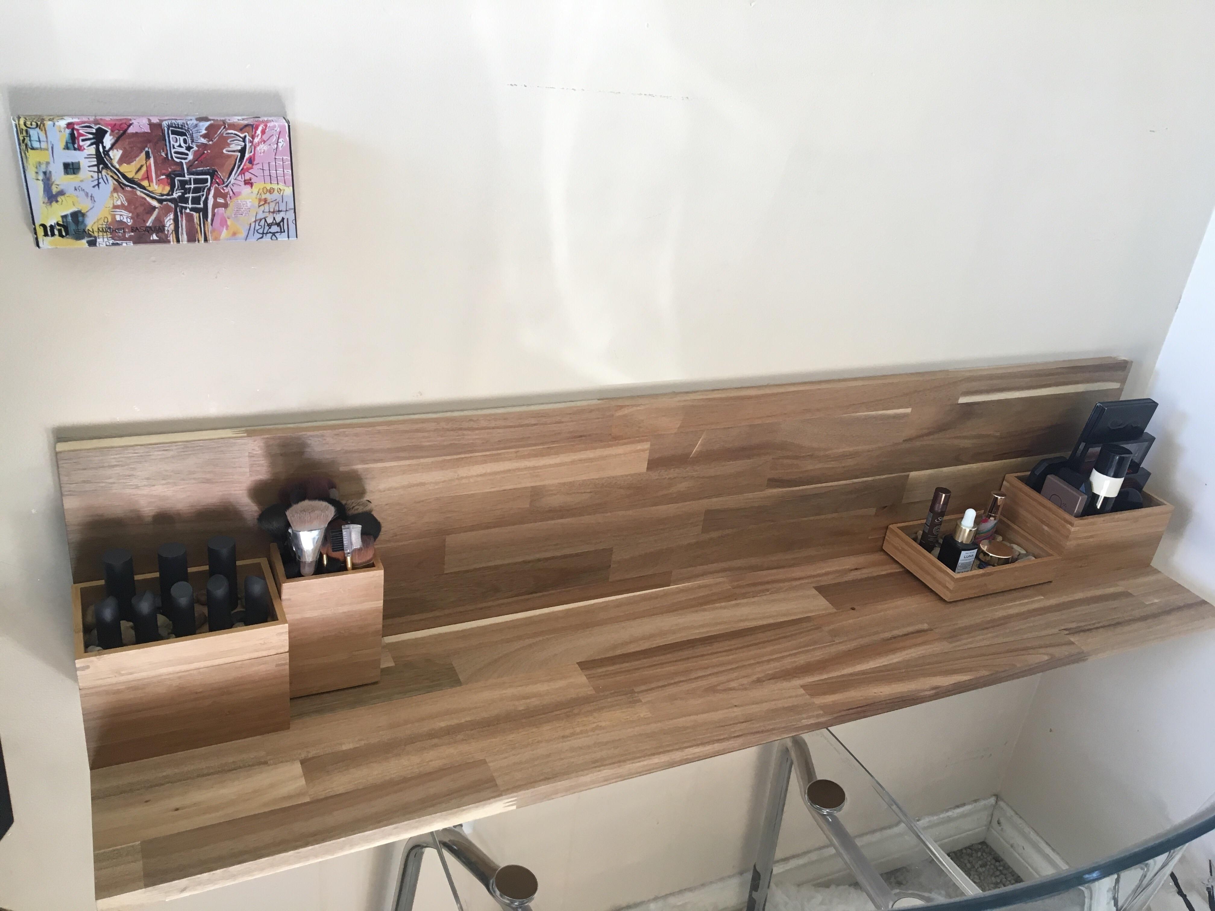 Putting together a minimalistic vanity