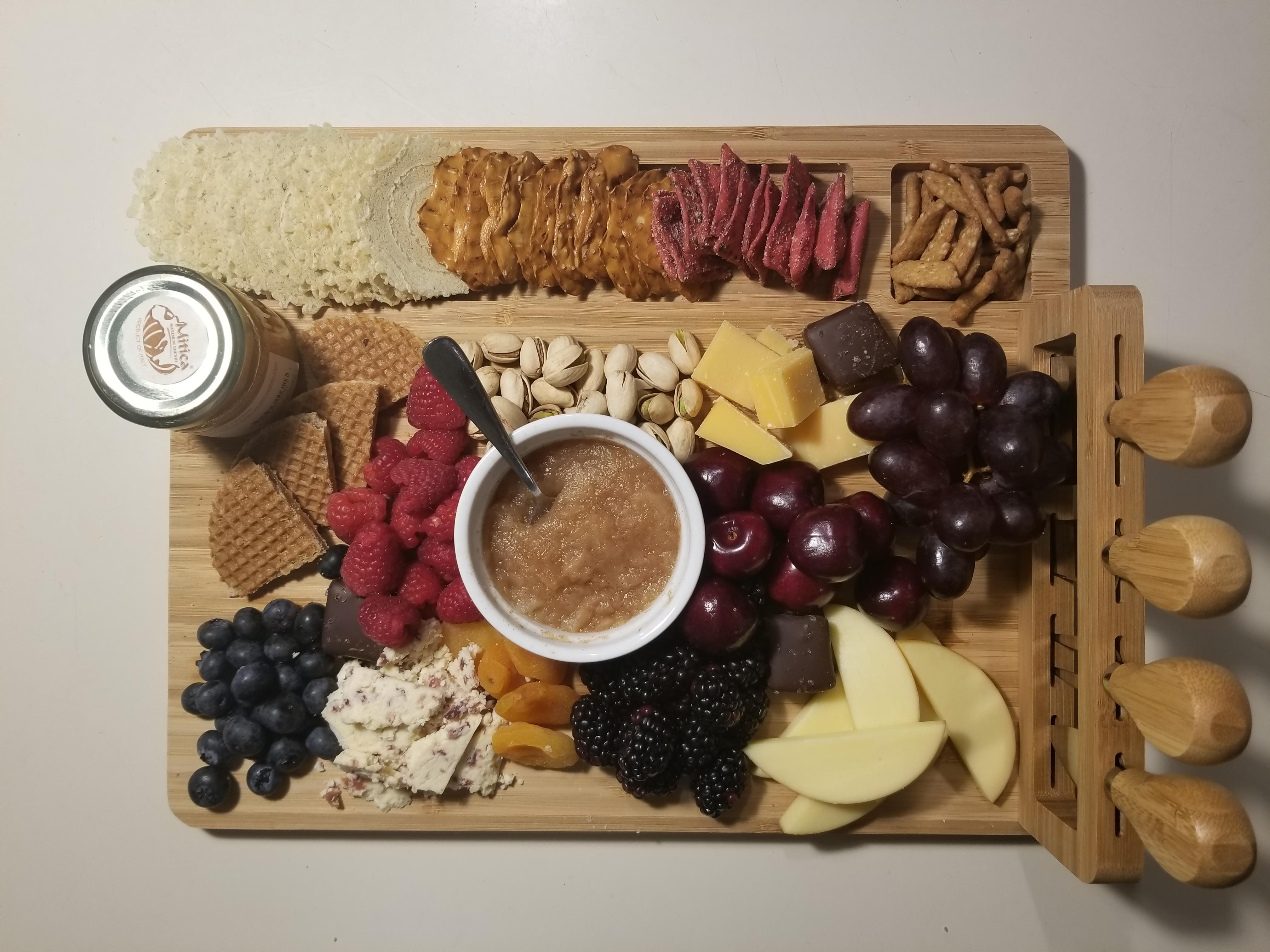 First attempt at fruit and cheese board r/CharcuterieBoard