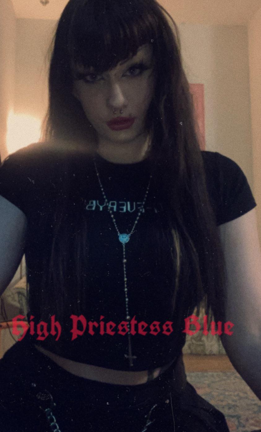 Worship your hot goth goddess and ruin your life for me 🐷💕KIK: babybluenymphet 👻🖤SN*PCHAT