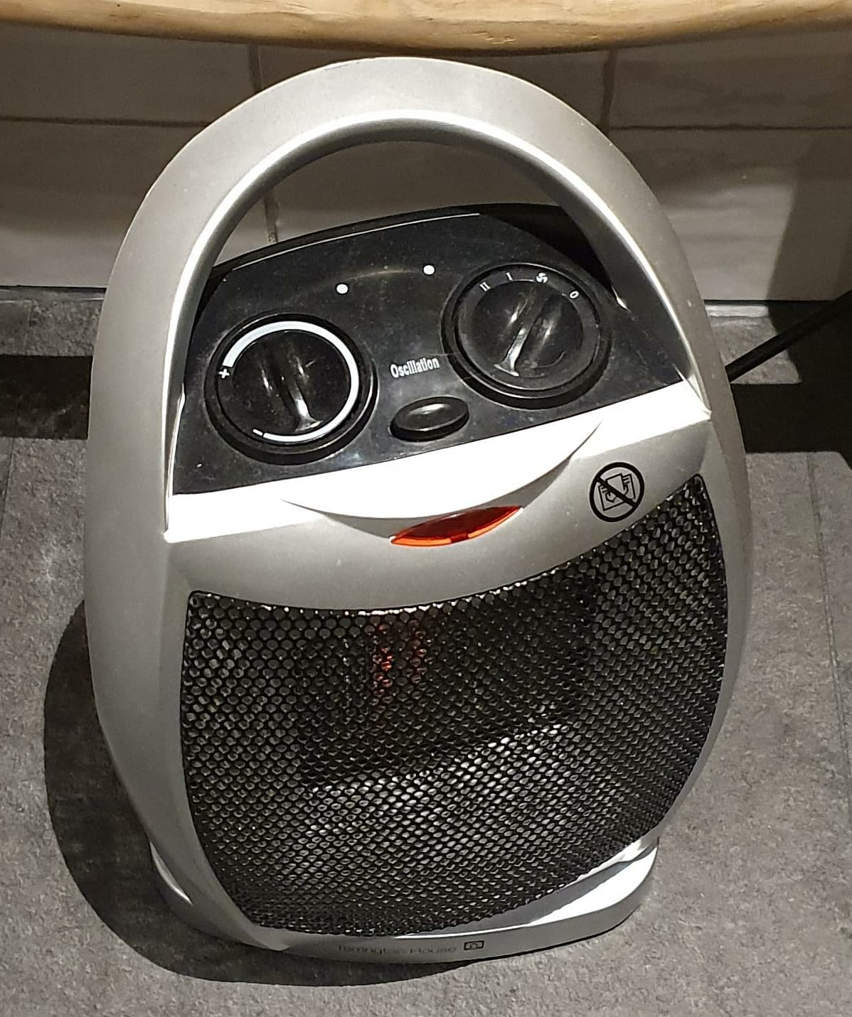 The happiest little heater ever r/funny