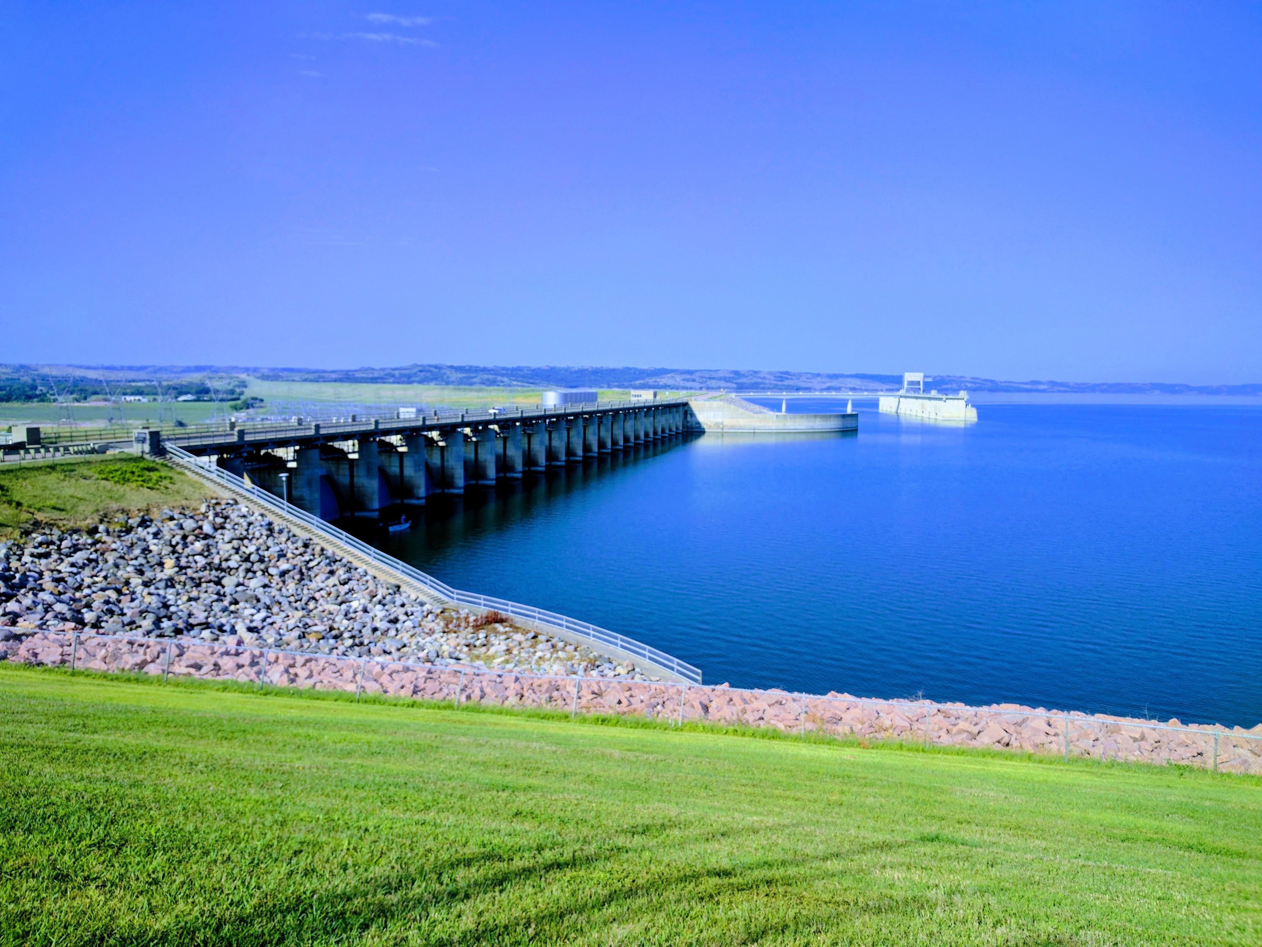 Fort Randall Dam and Lake Francis r/pics