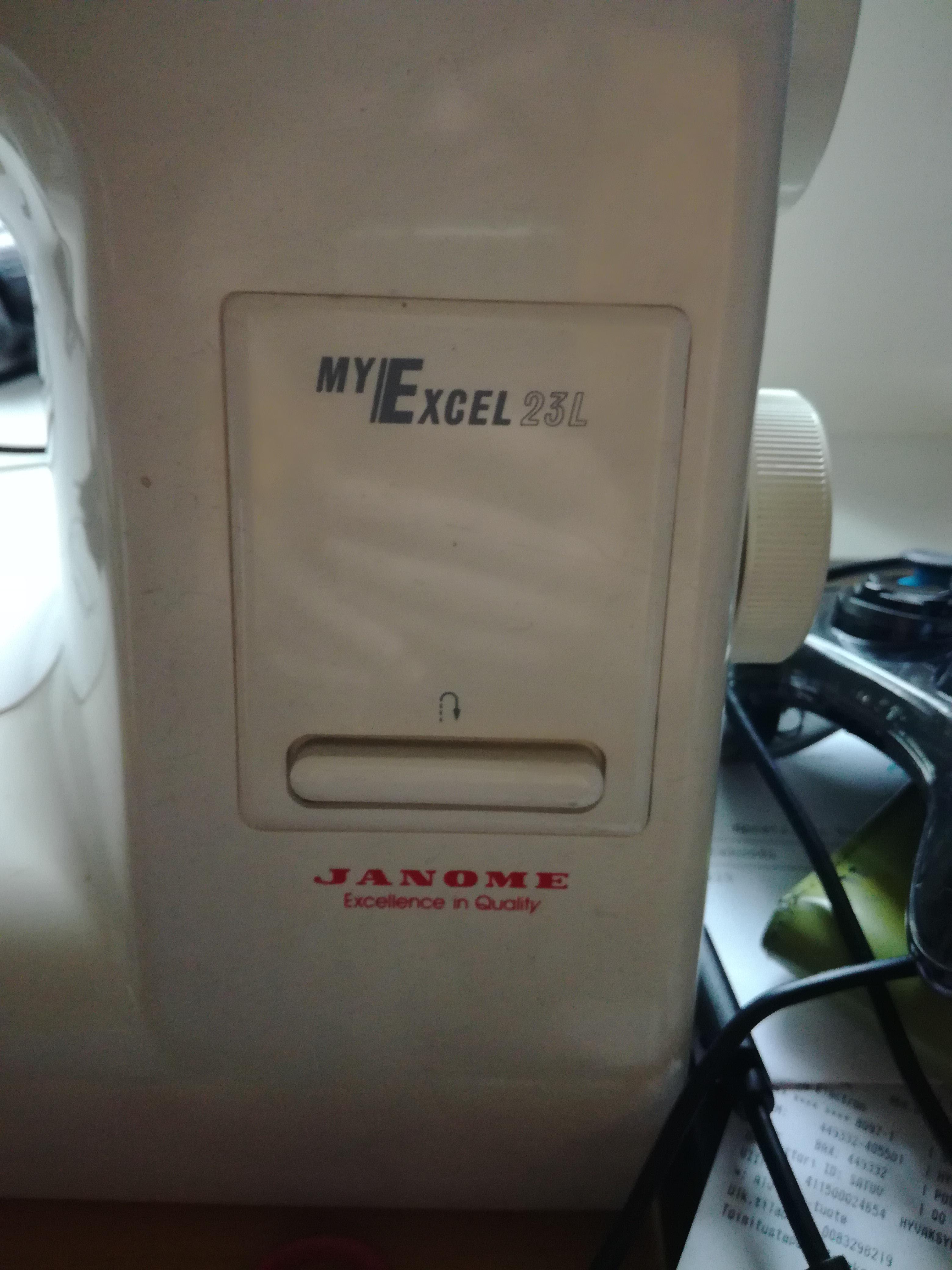 My aunts machine isn't working properly r/sewing