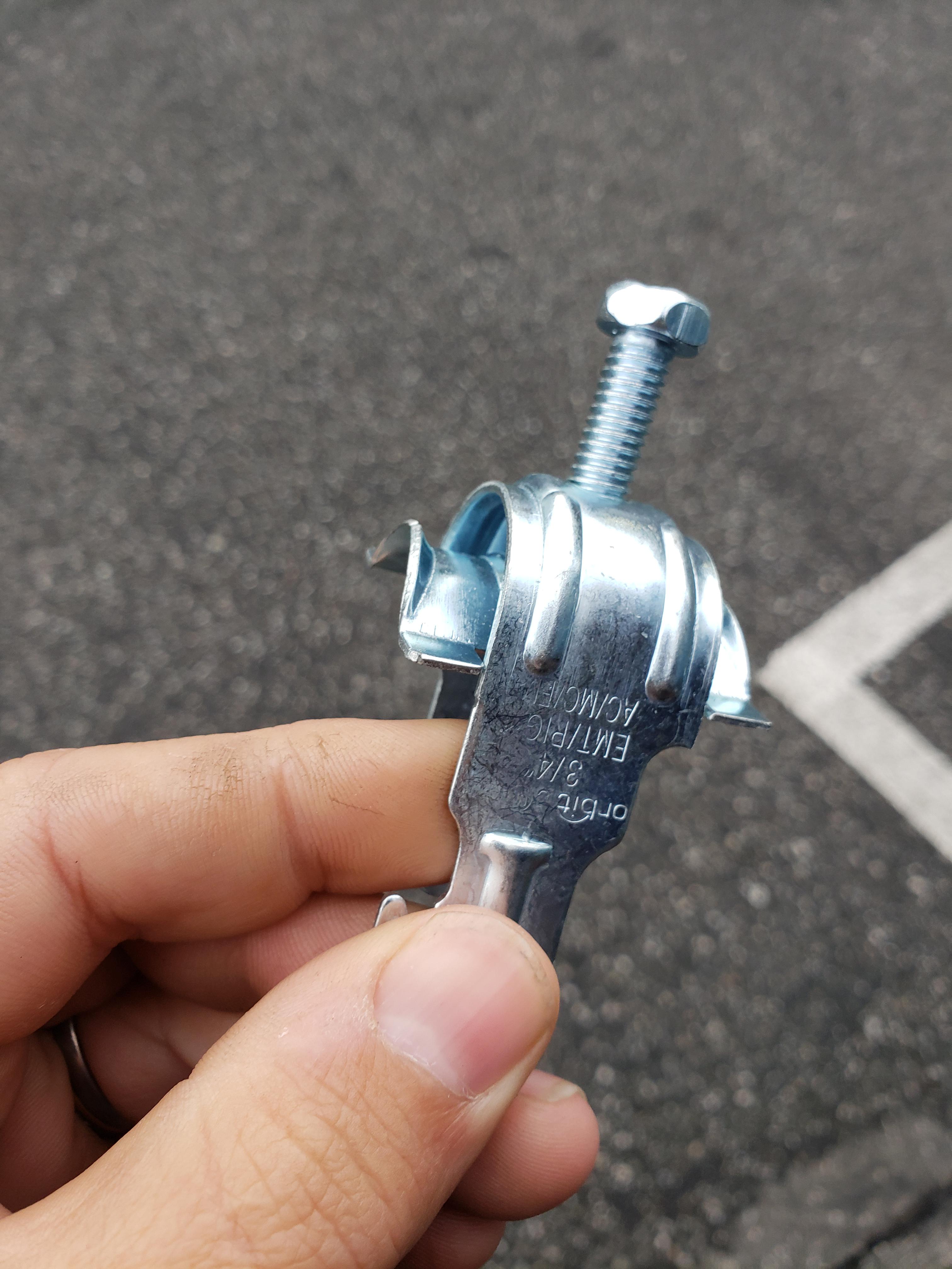 There was a post yesterday about "cobra clamps". These are the ones I