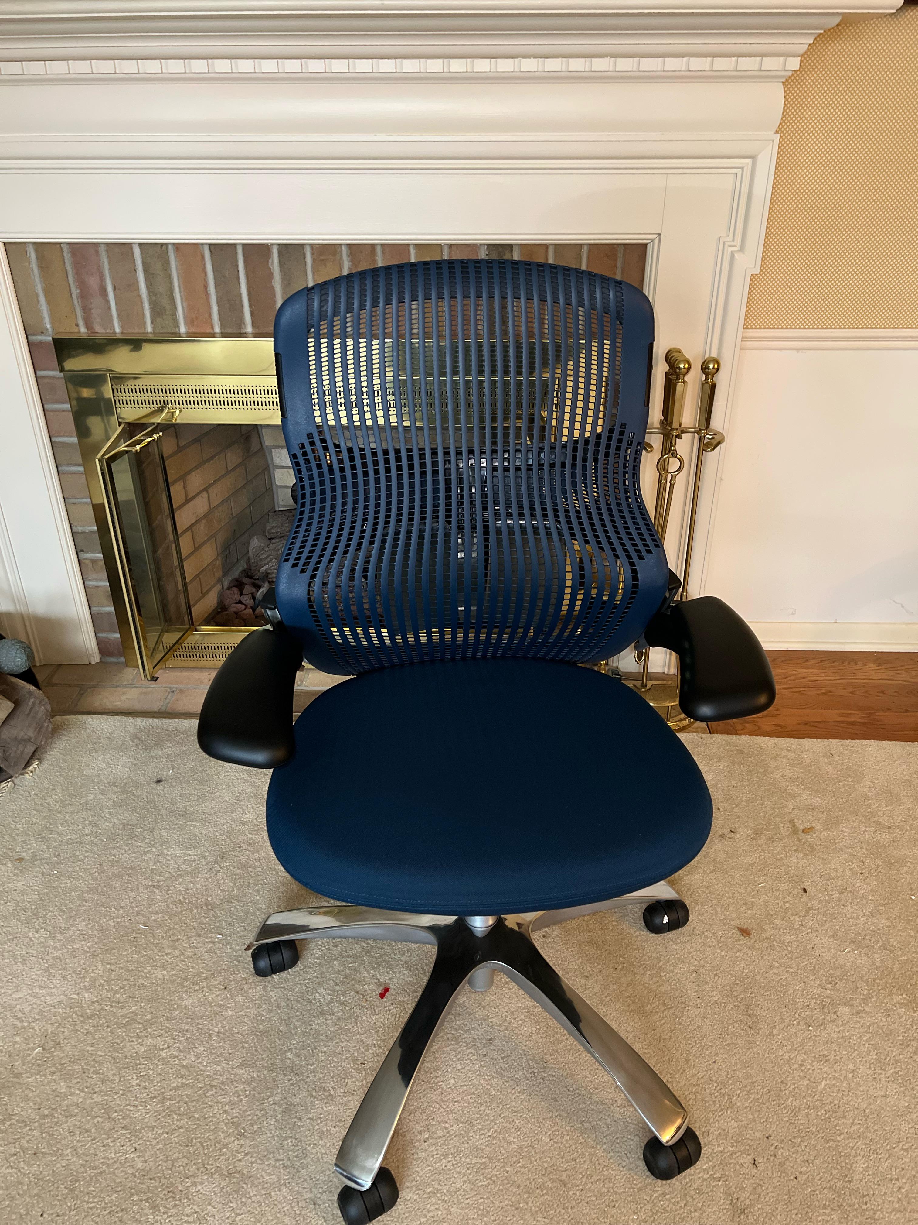 Finally got my replacement Herman Miller/Knoll generation chair. r/hermanmiller