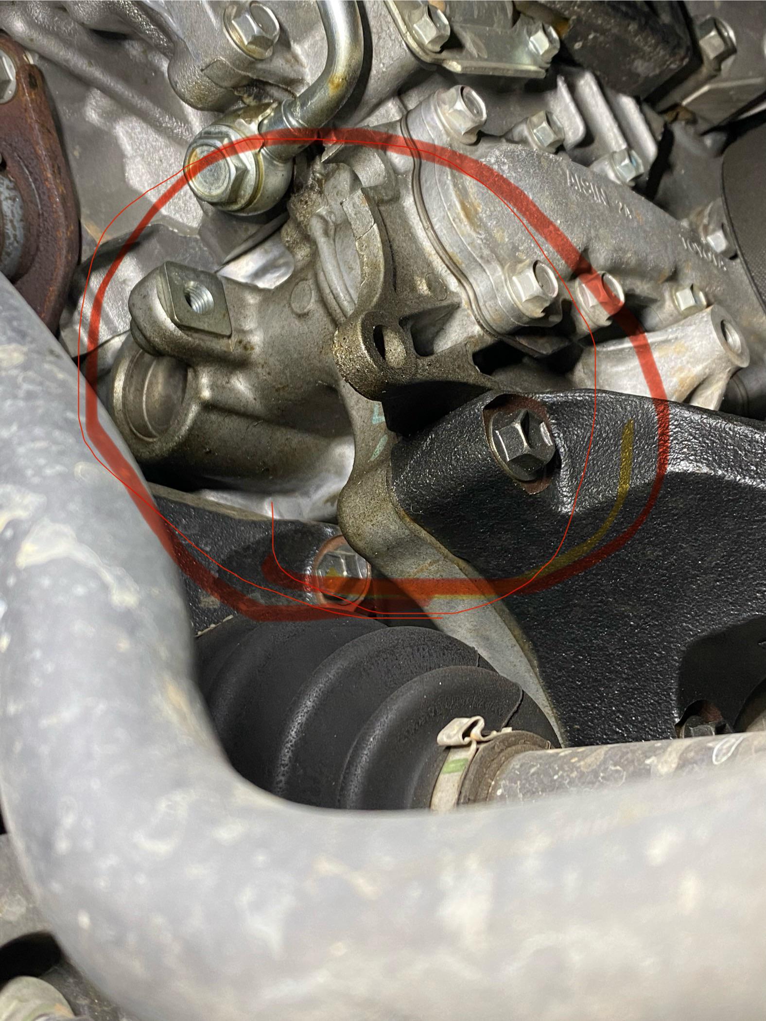 2GR-FE front timing cover leak : Toyota