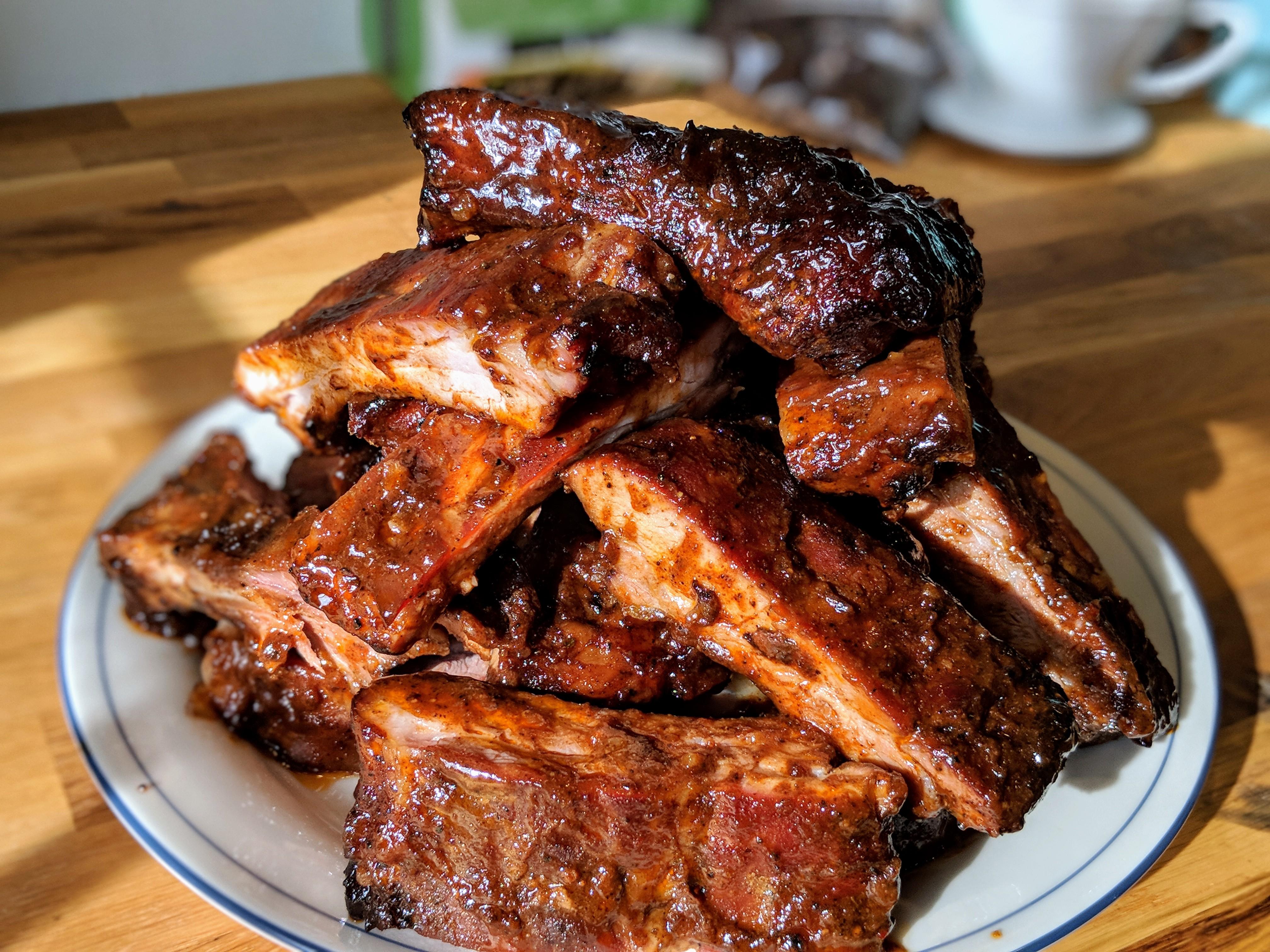 [Homemade] Sweet and Spicy Smoked Ribs r/food