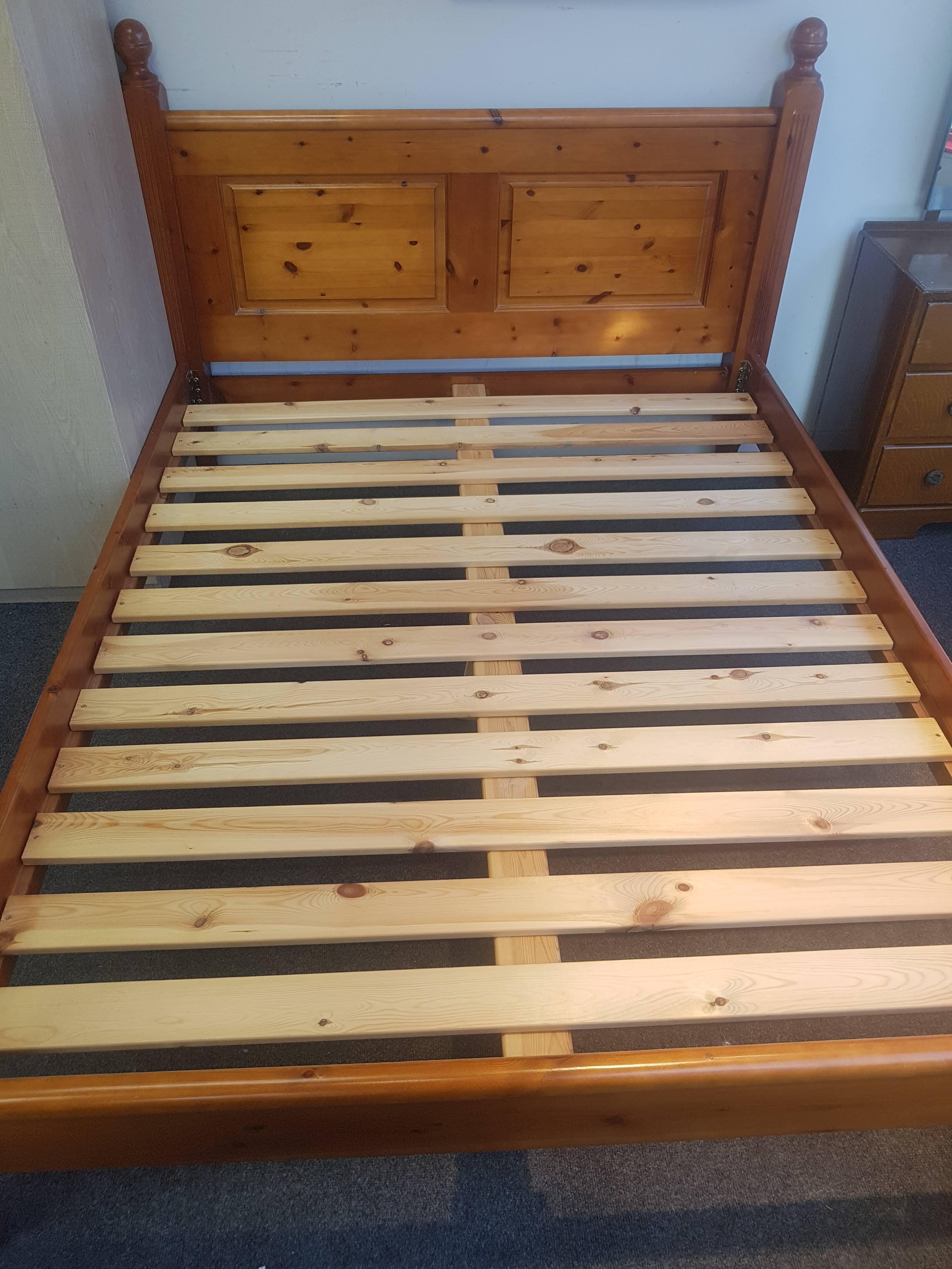 This bed is really creaky. Any idea what I could do to stop it? r/DIYUK