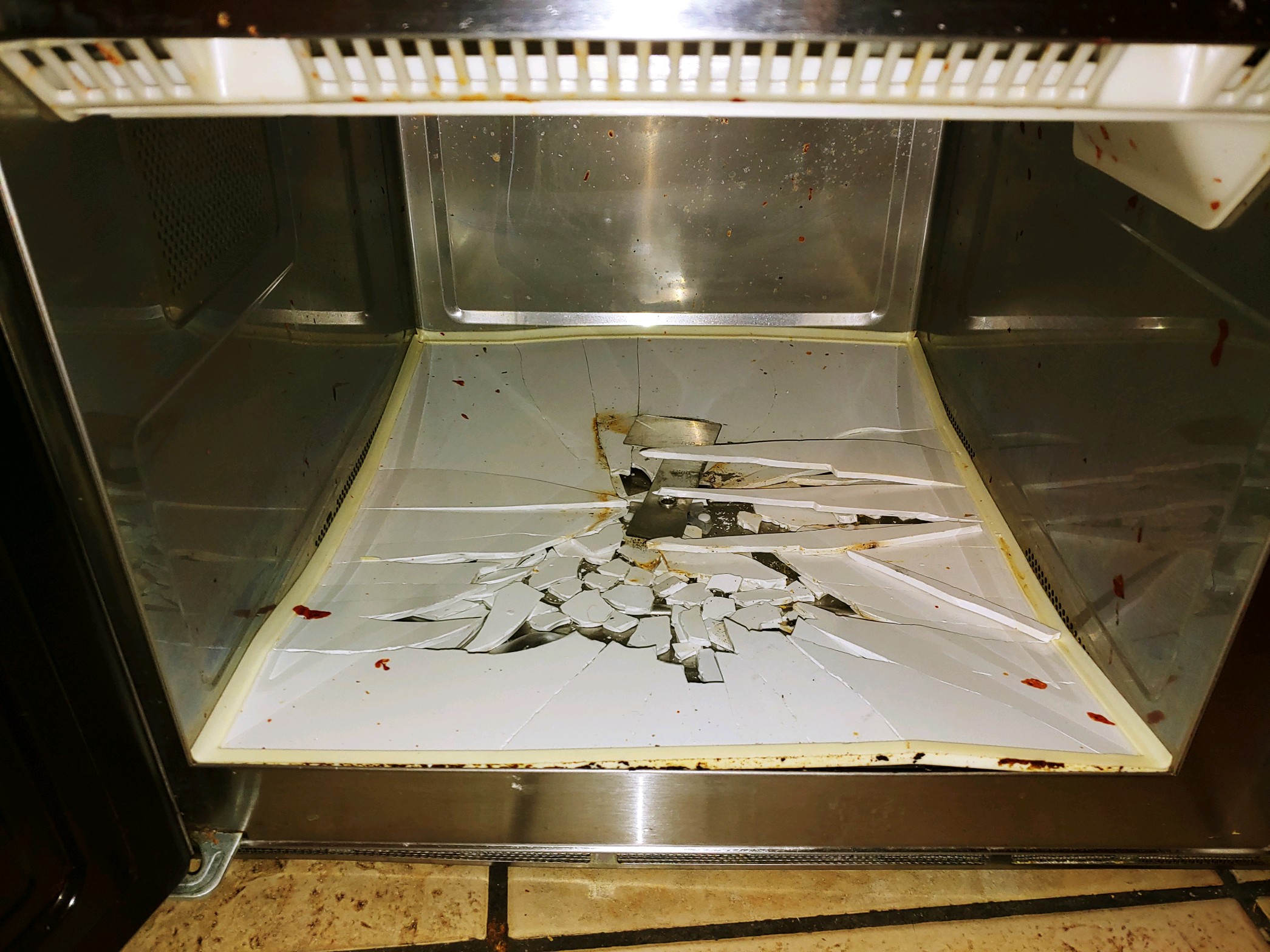 PSA Don't boil an egg in your subway microwave. r/subway