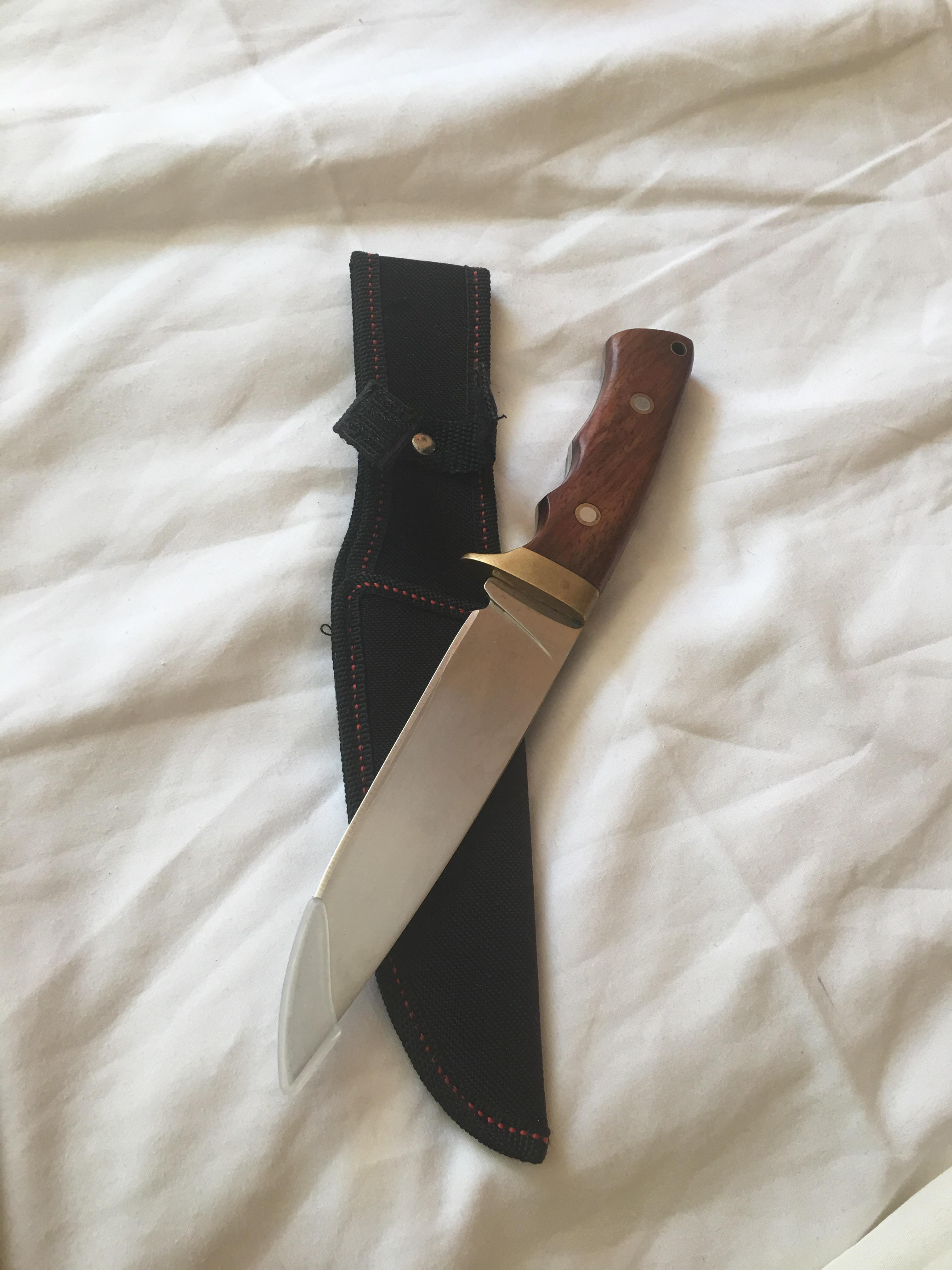 Legal to import (checked luggage) into England? r/knives