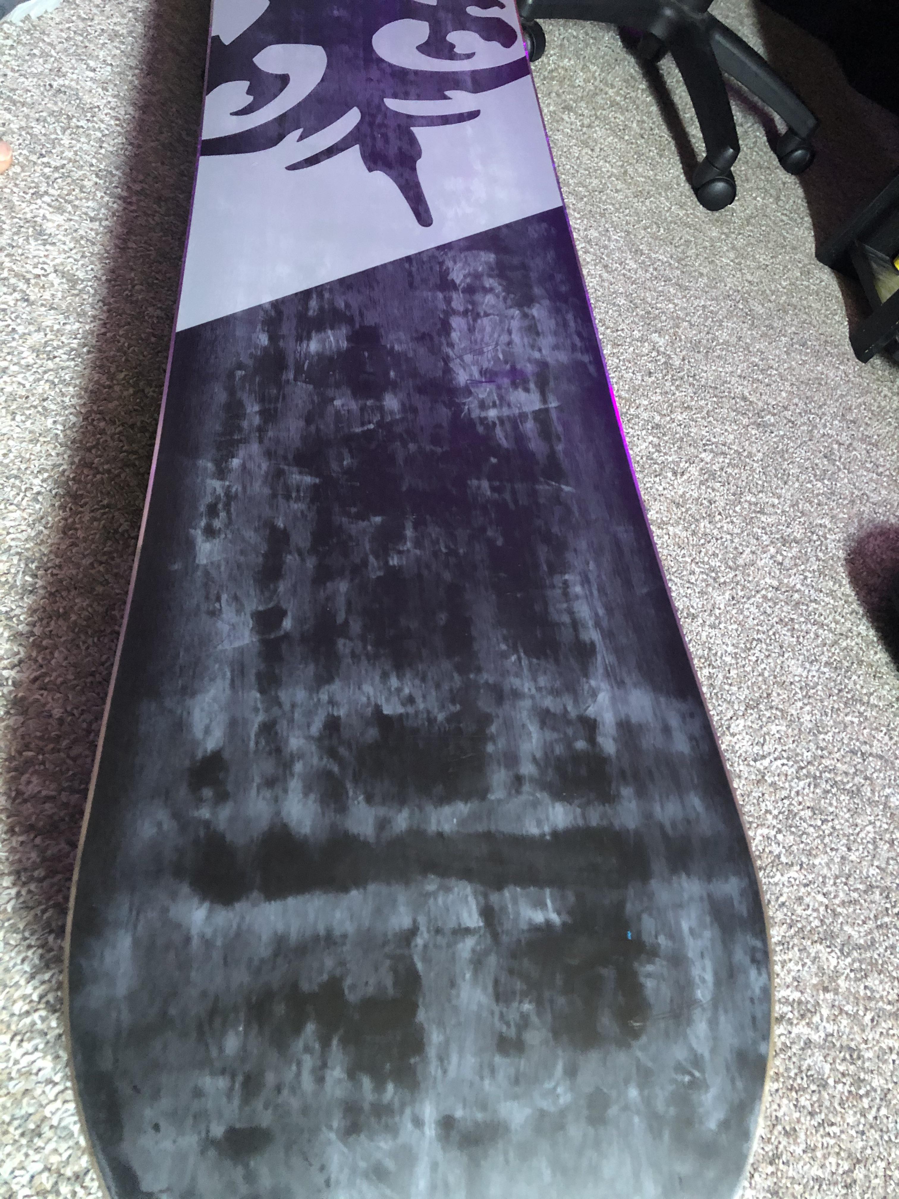 Is my wax supposed to look like this after 2 uses? r/snowboarding