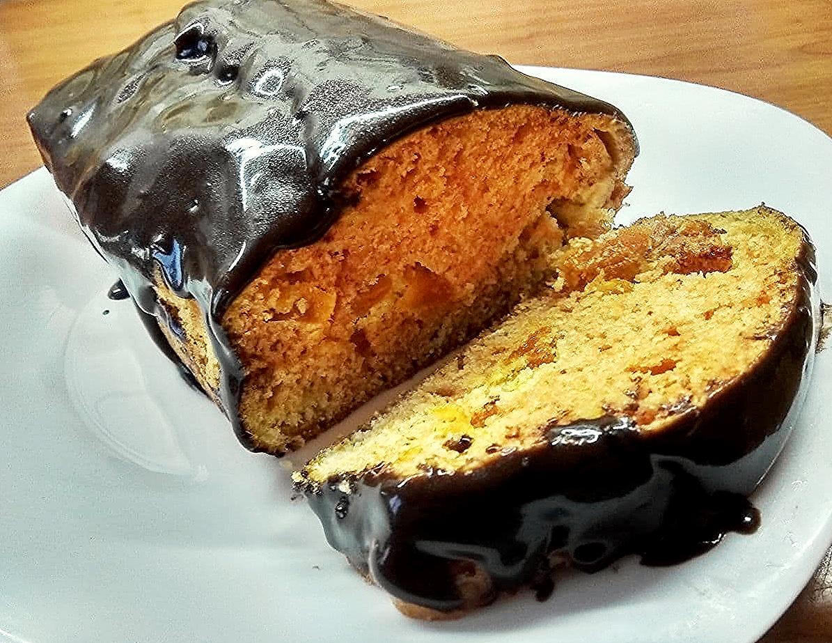 Orange cake with chocolate ganache r/FoodPorn
