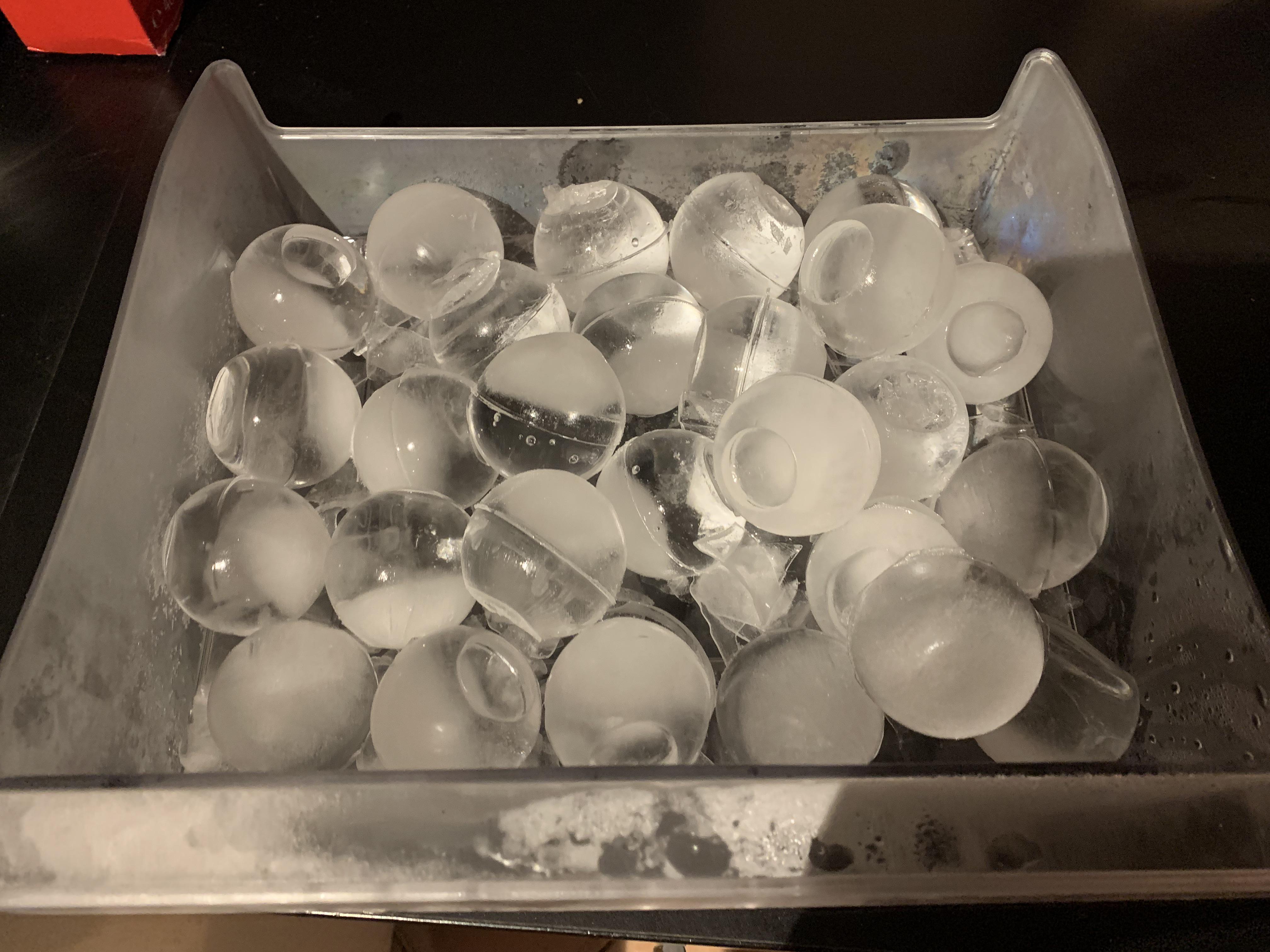 These ice spheres my freezer makes. r/oddlysatisfying
