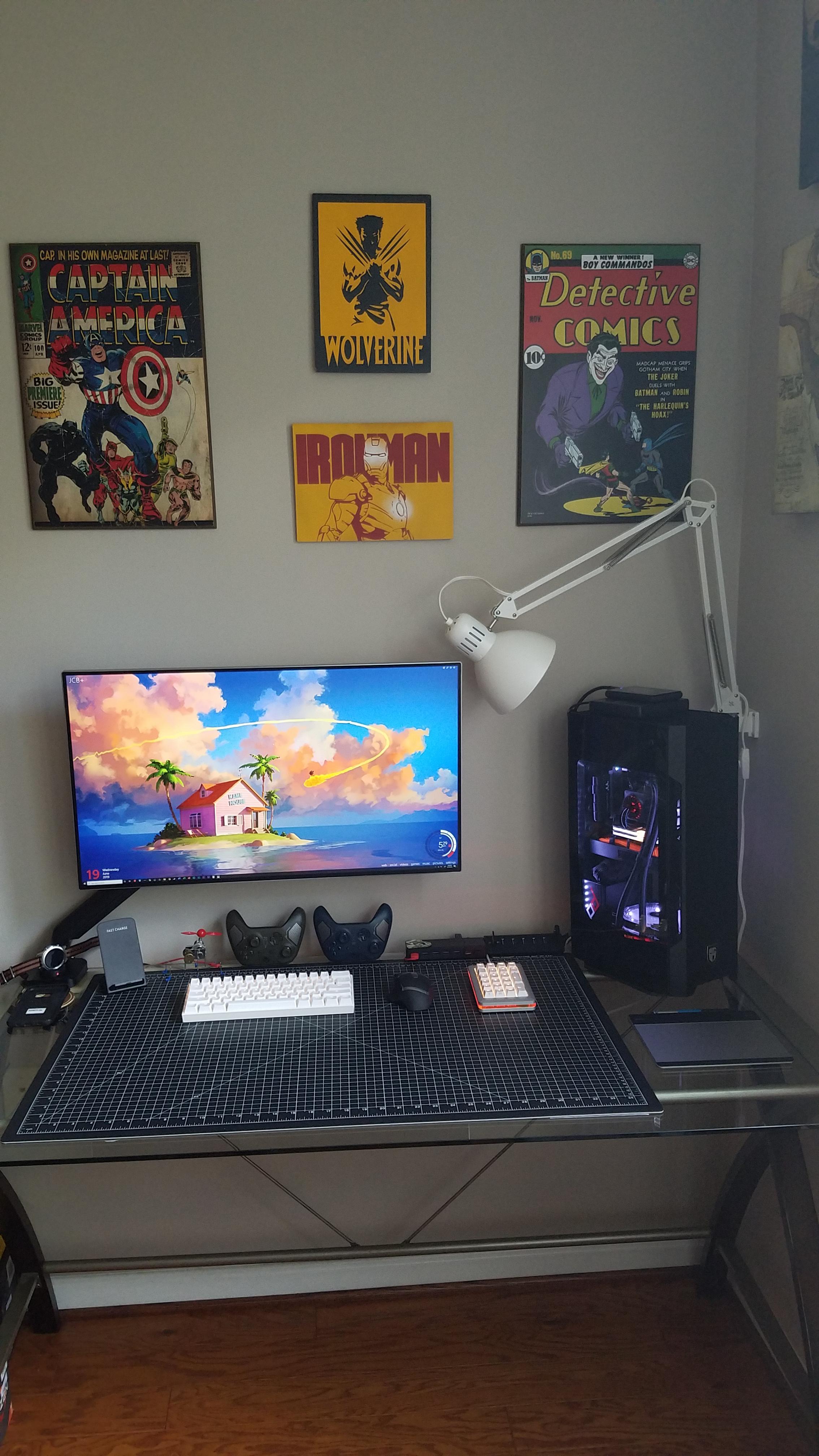 The Glass Desk Battlestation! r/battlestations