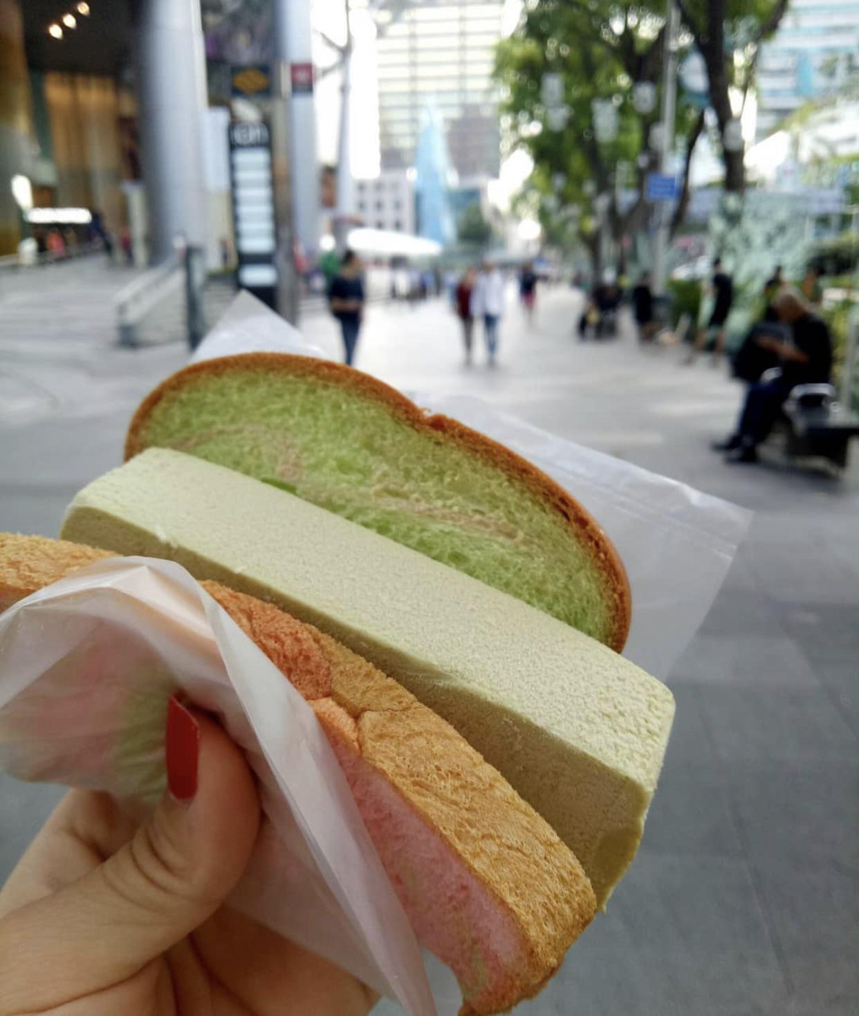 I ate a sandwich ice cream in Singapore. So delicious! Apparently, in