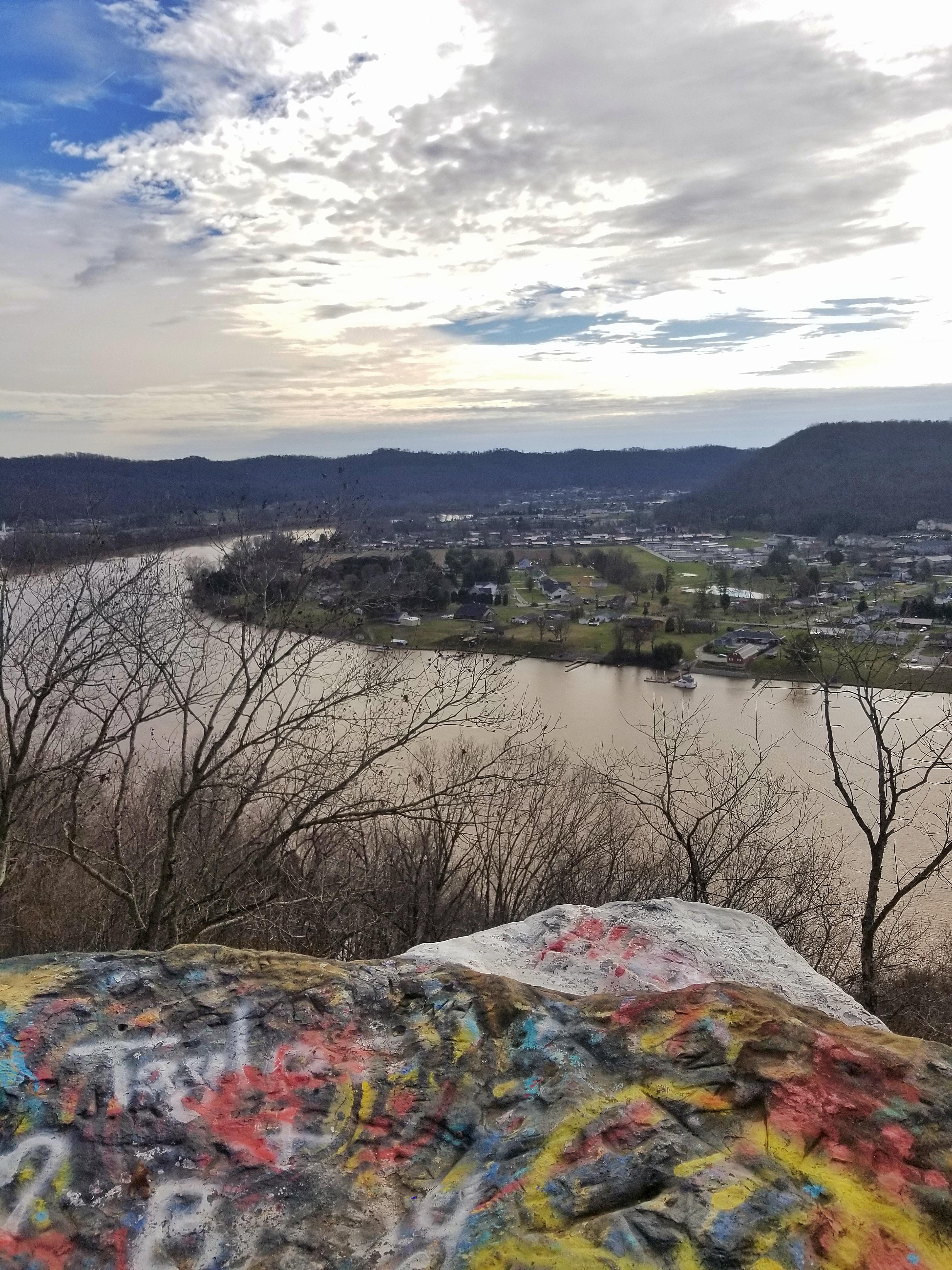 View from the top of Red Rock Trail, Red House, WV, US r/hiking