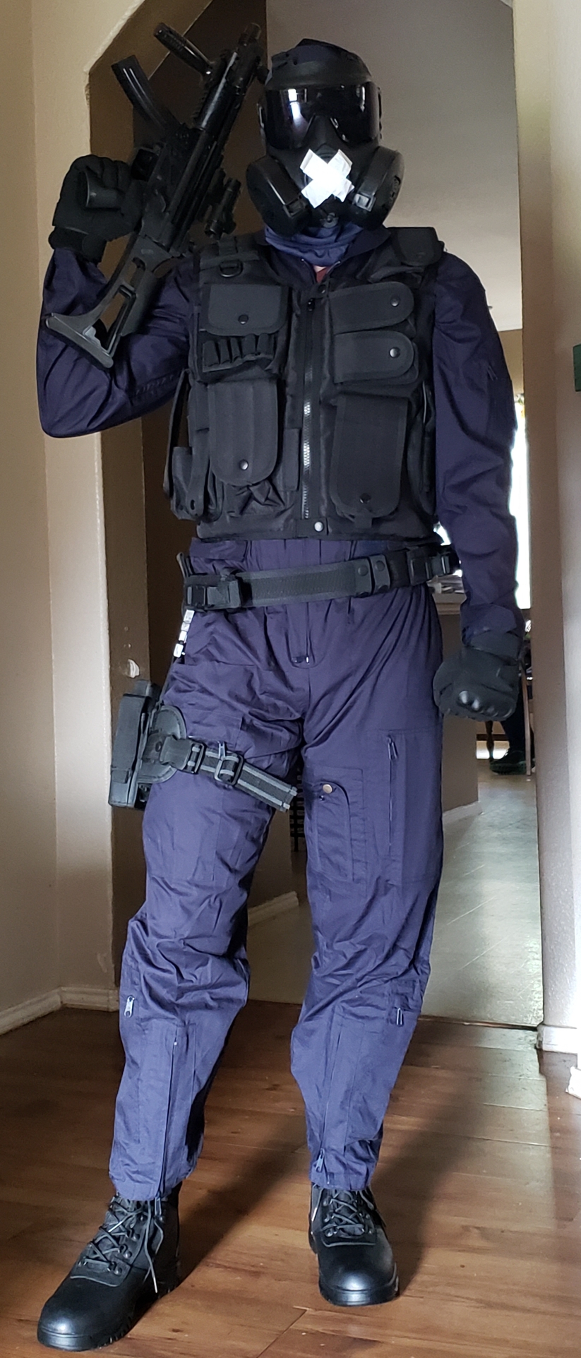 [Self] My Mute cosplay from Rainbow Six Siege. cosplay