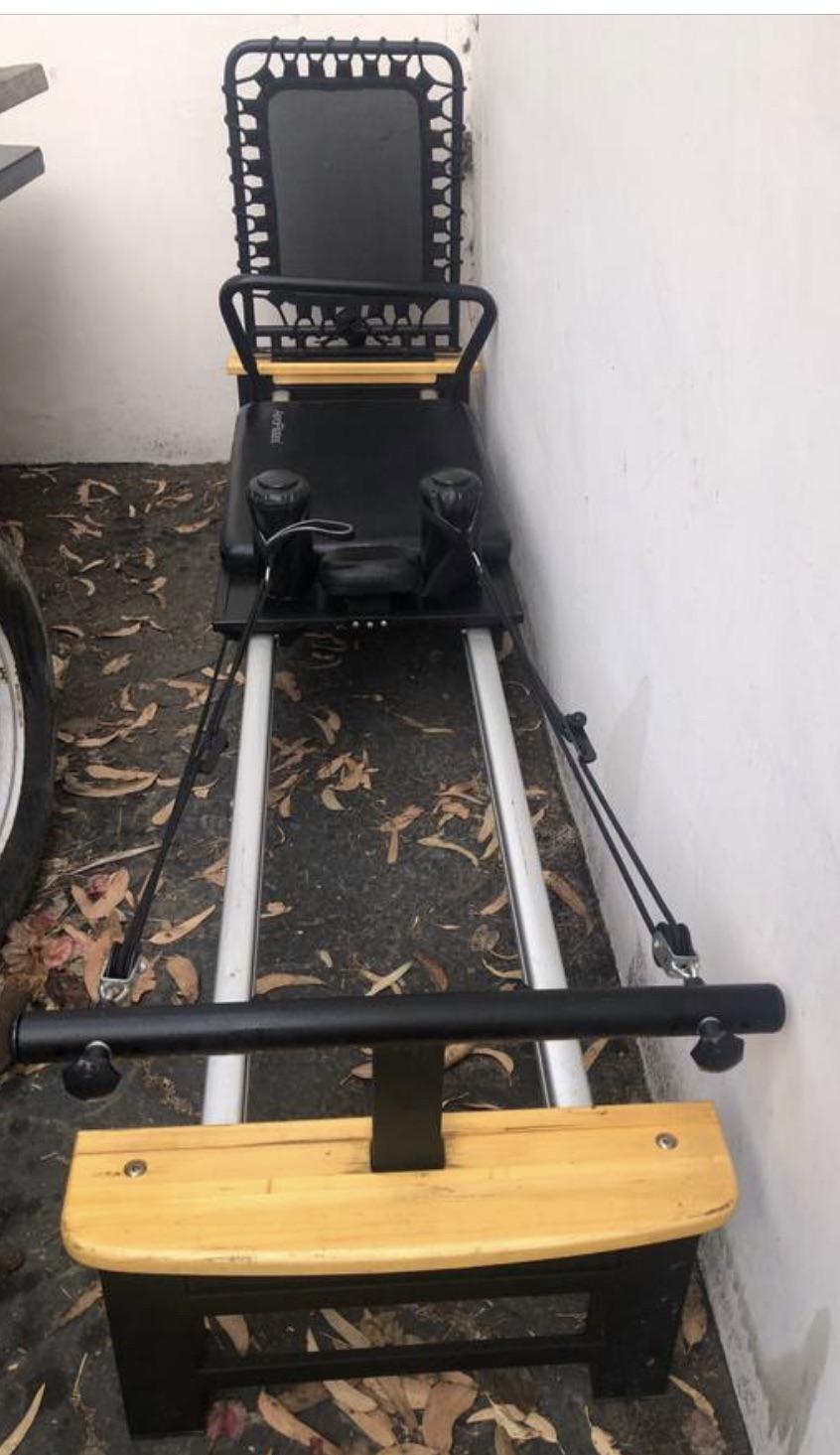 Help IDing reformer in Craigslist r/pilates