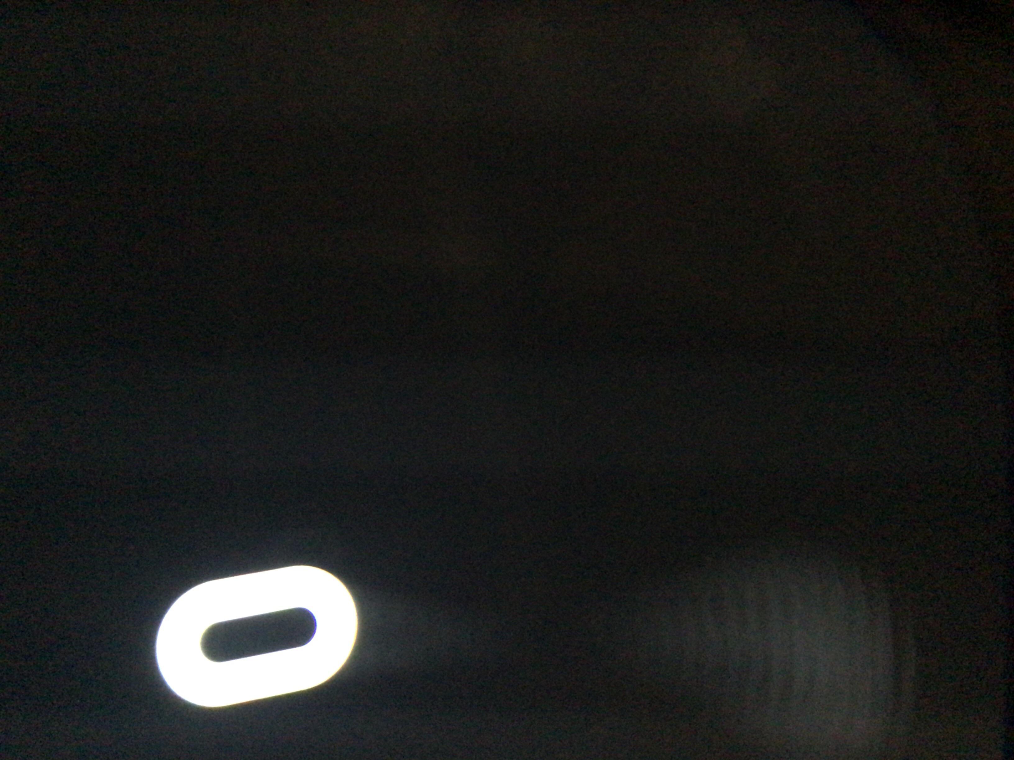 My quest 2 goes to this screen for a few seconds turns off and does it