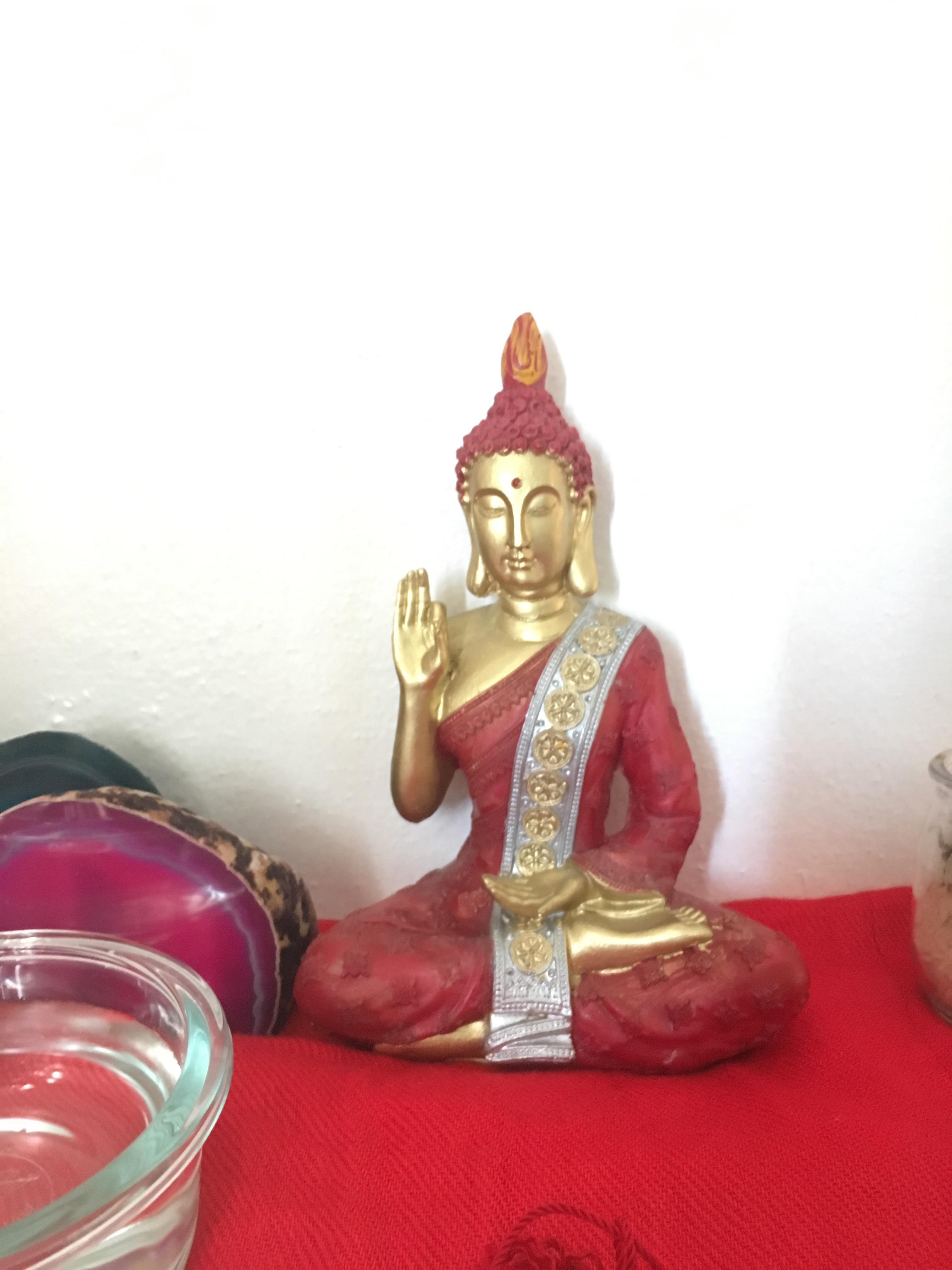 Anyone could tell me which is this Buddha? The meaning of the position