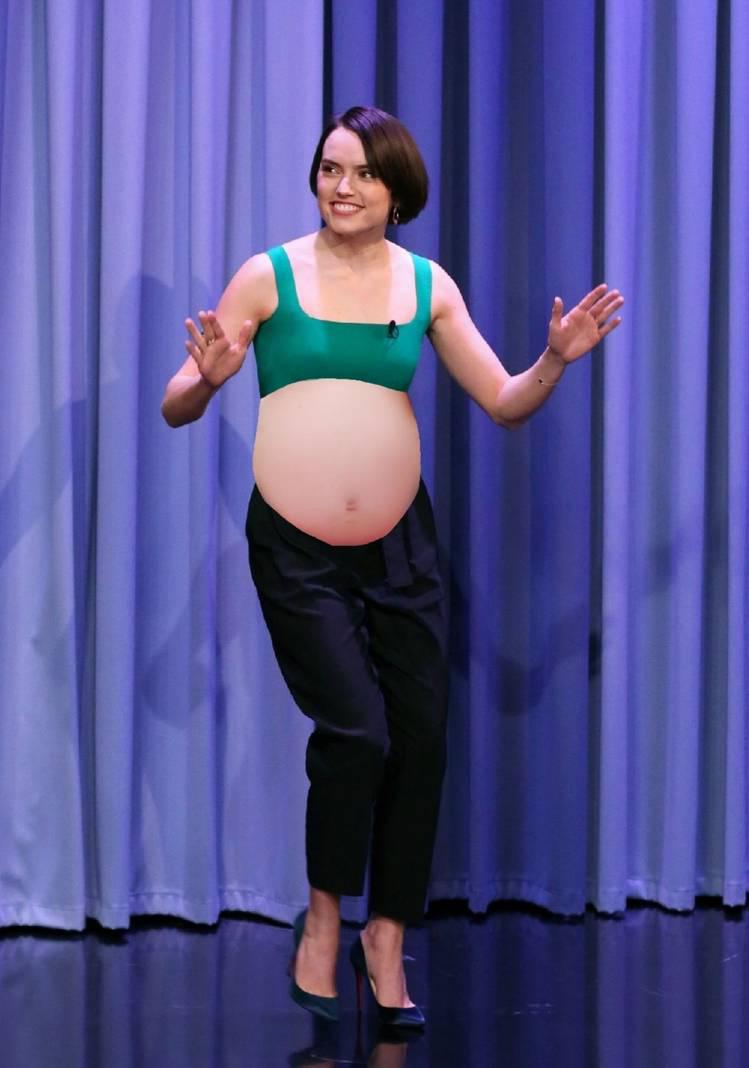 Pregnant Daisy Ridley (not real obviously) PreggoCelebs