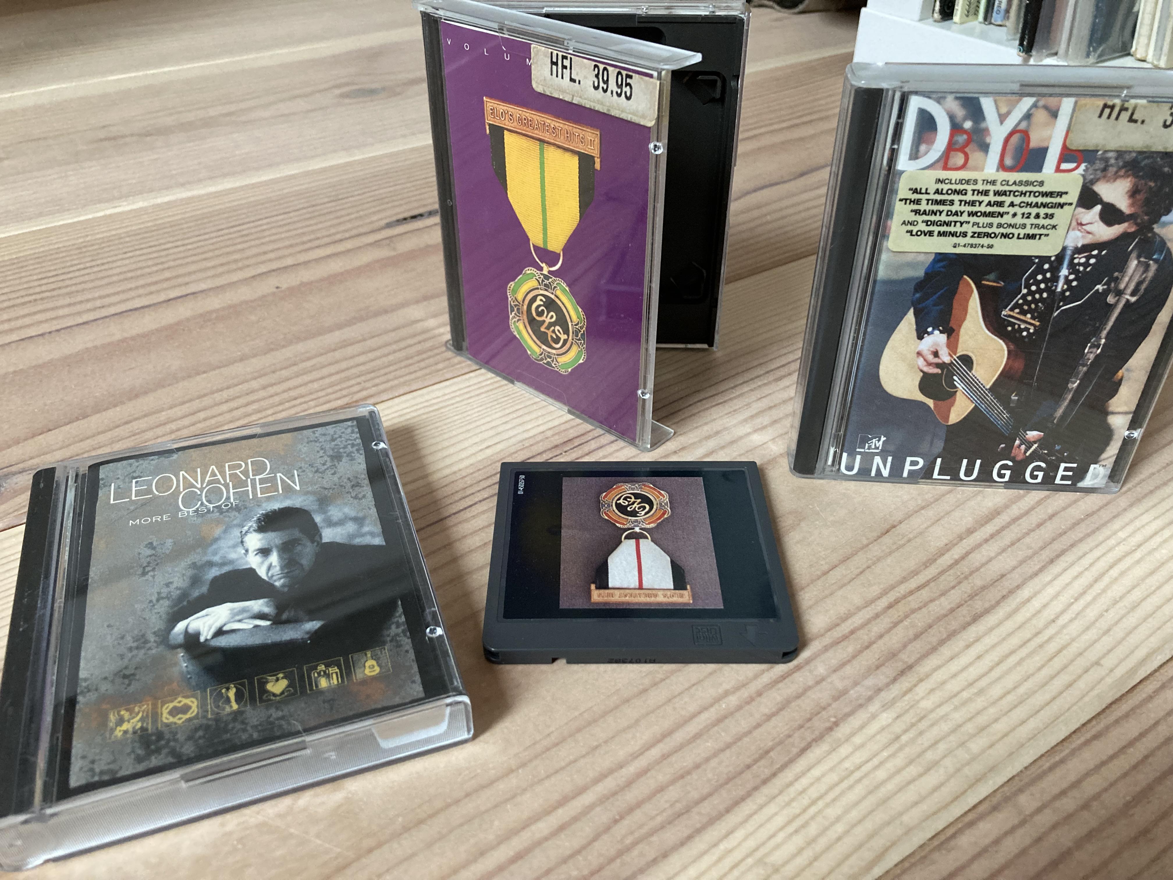 Found some prerecorded discs. First ones ever. r/minidisc