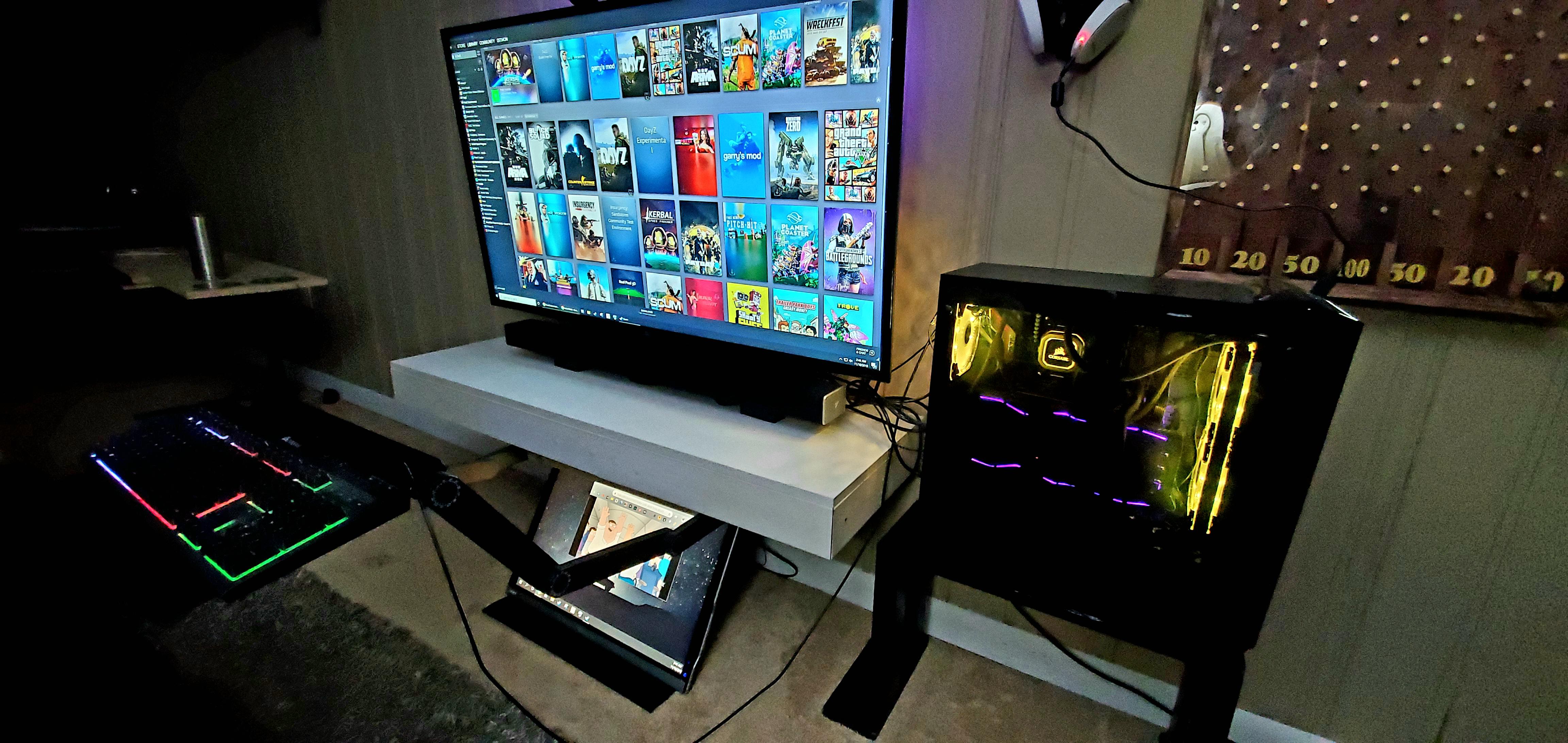 Couch gaming. r/gaming