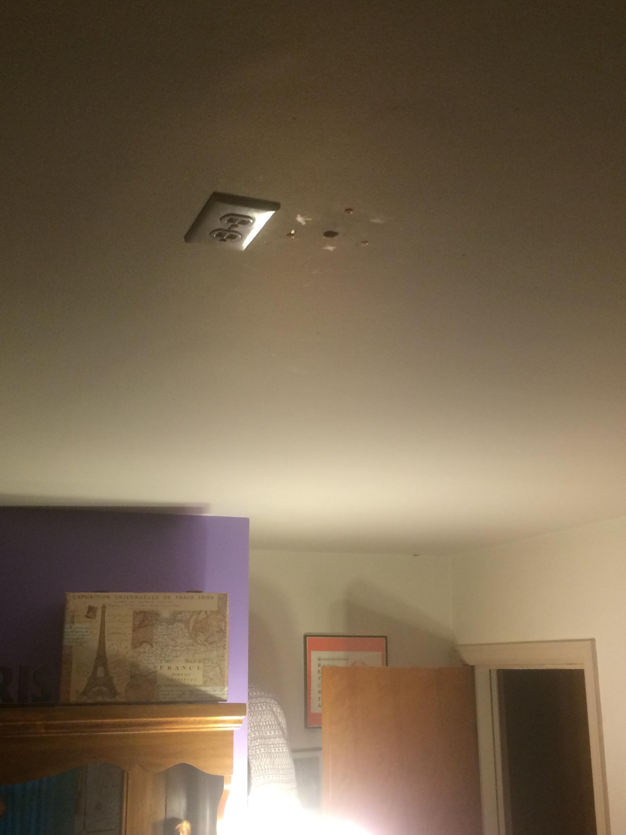 This electrical outlet on the ceiling. : r/mildlyinfuriating