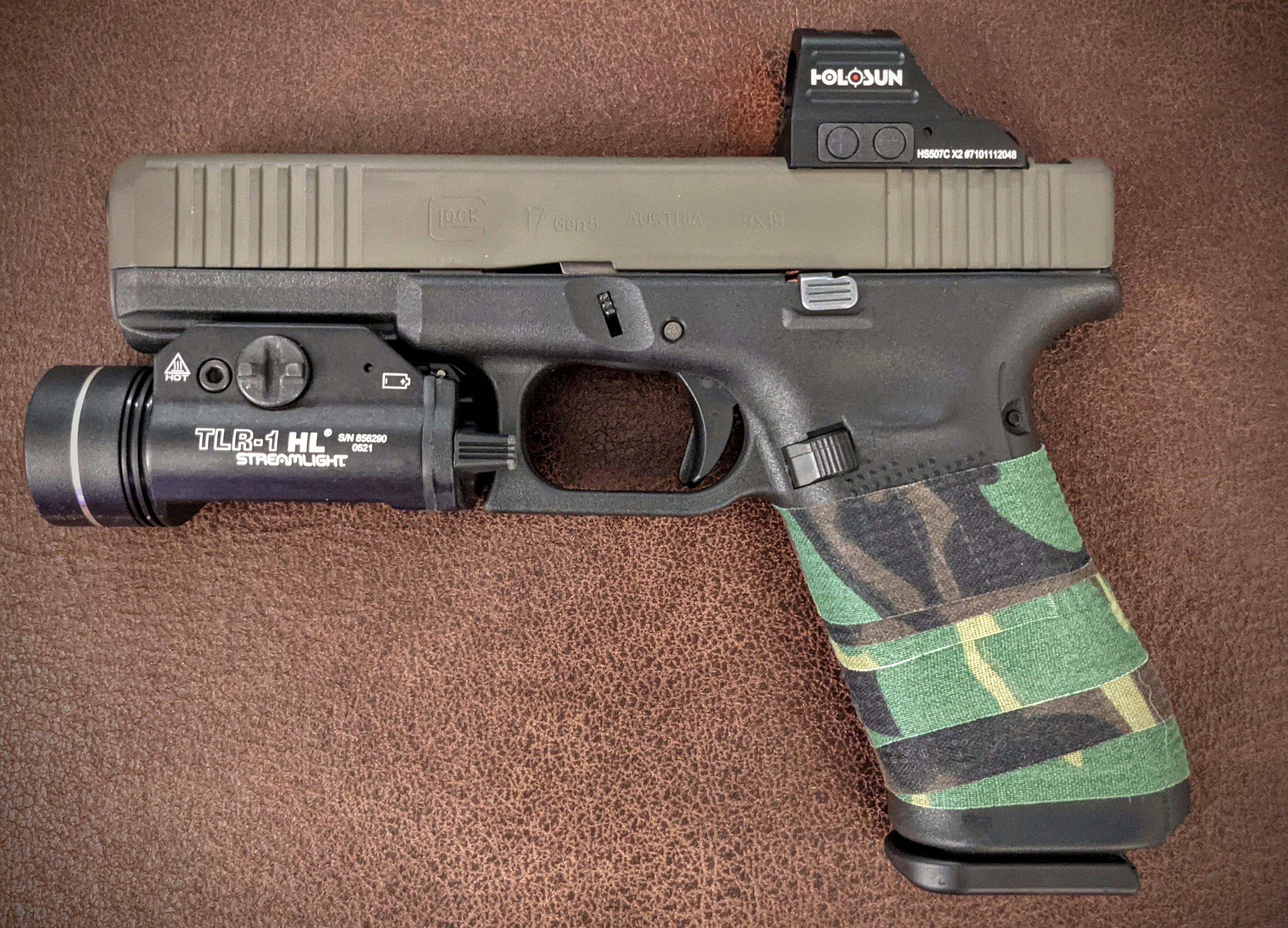 My G17 got some Howie's hockey tape Glocks