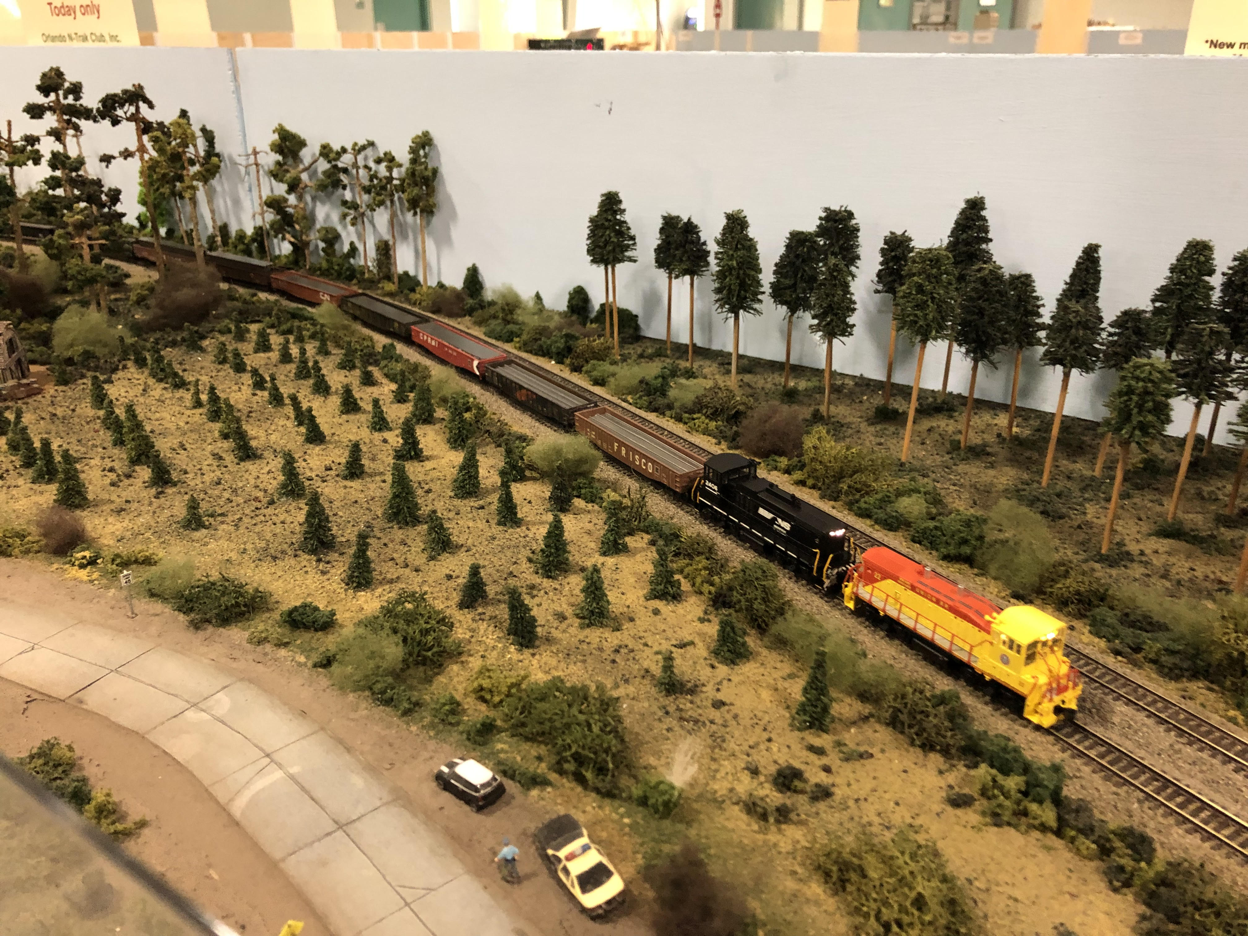 Union Railroad steel train at the Deland Fl train show r/modeltrains