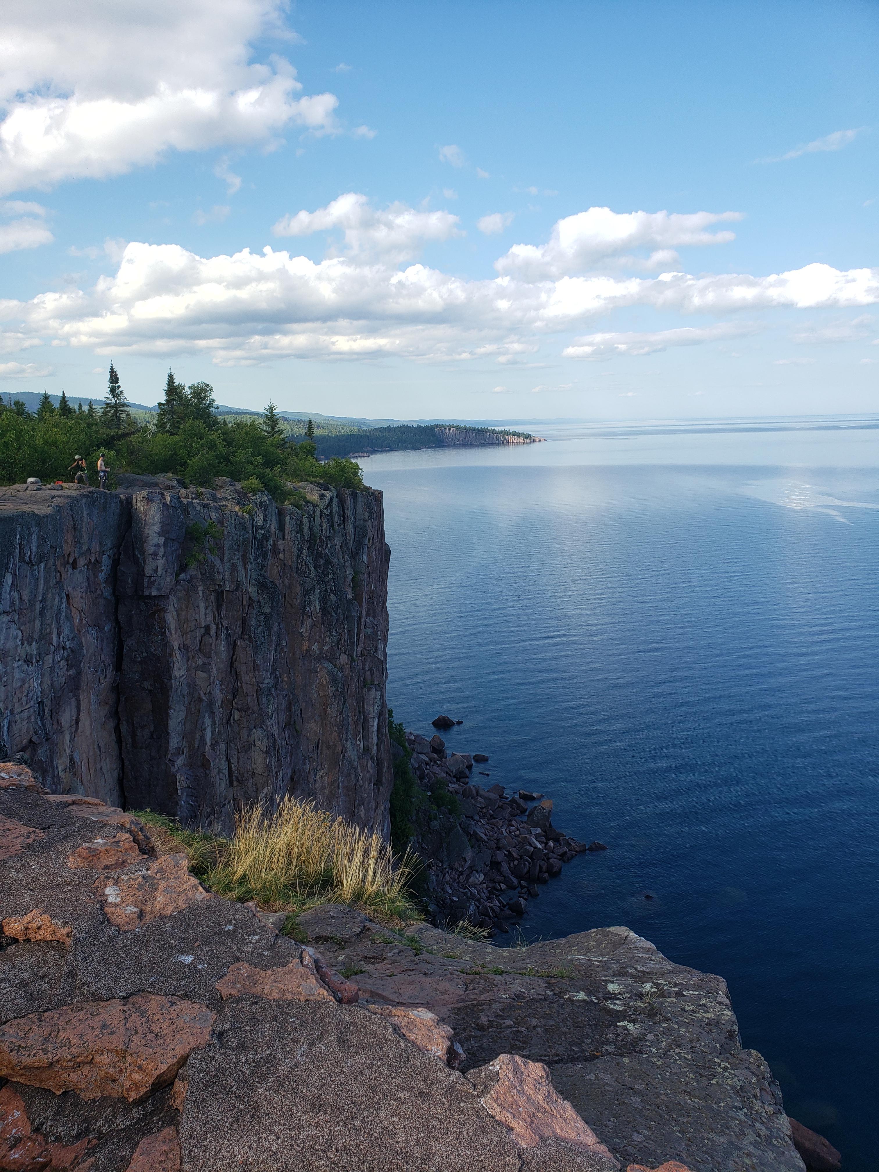 Palisade Head, North Shore Minnesota 4032x3024 [OC] r/EarthPorn