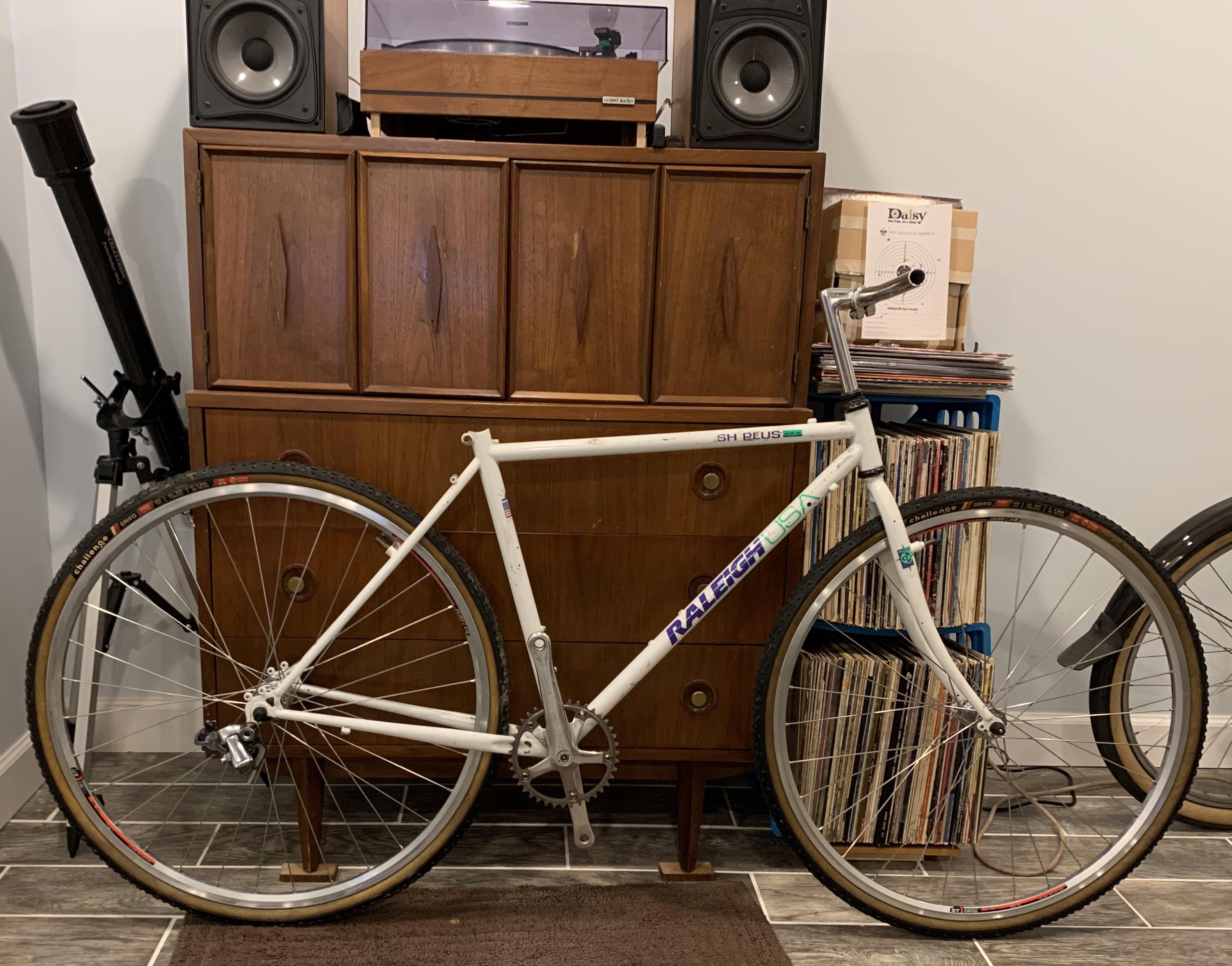 New project. What color from spray.bike should I paint her? Will have Soma Portola and silver