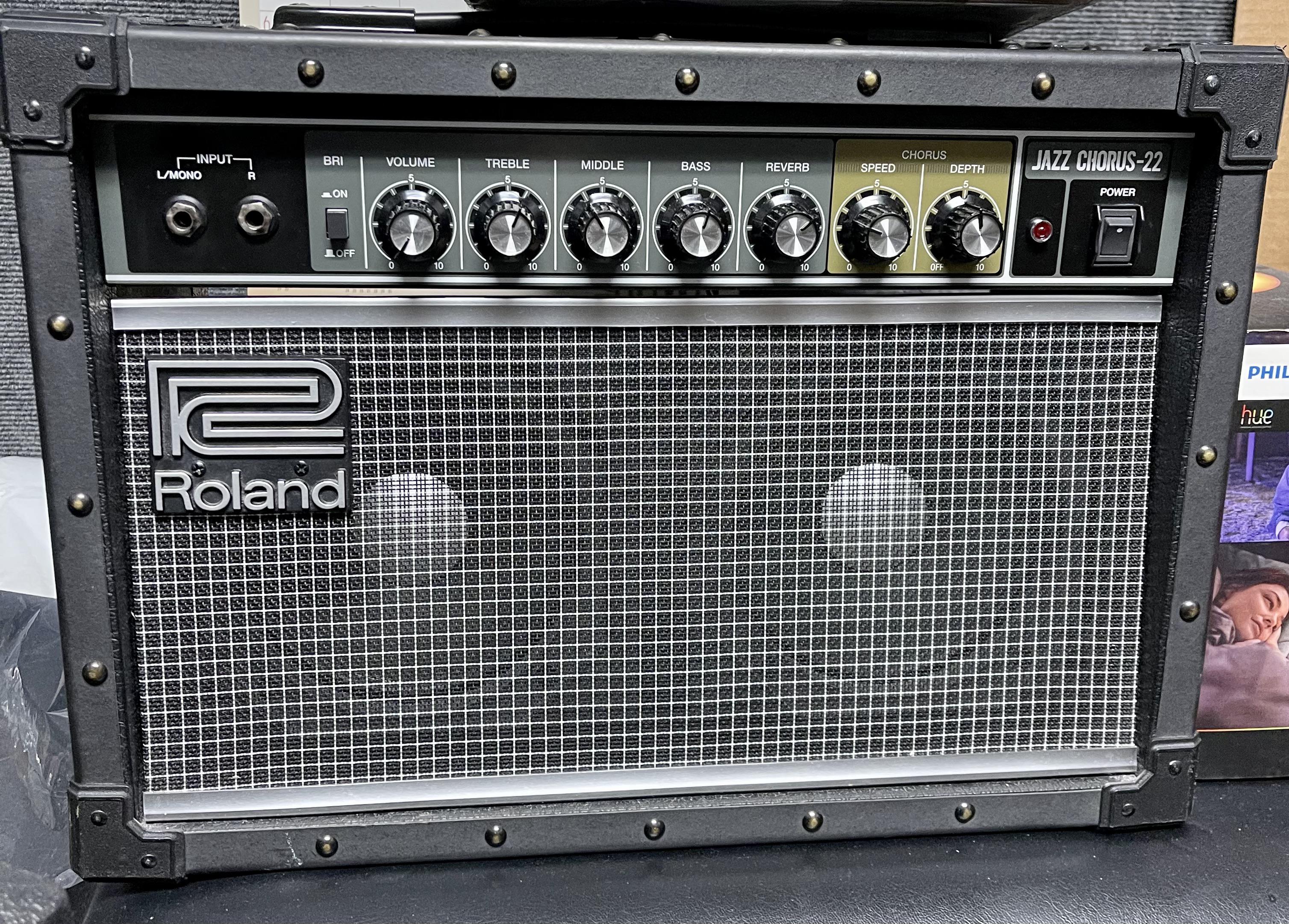New (to me) Amp Day! Roland JC22 aka the dream clean tone. : r/GuitarAmps
