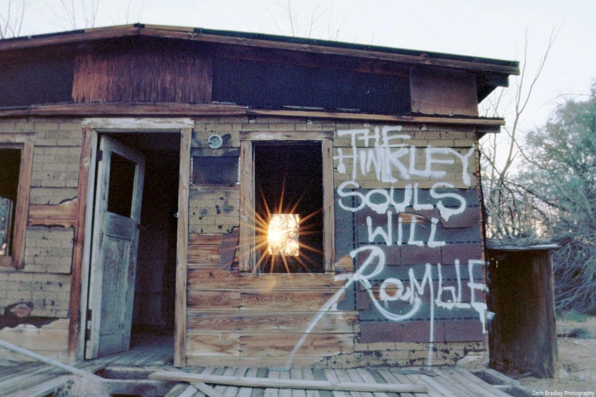 An abandoned house in the town of Hinkley, California. A town/ghosttown