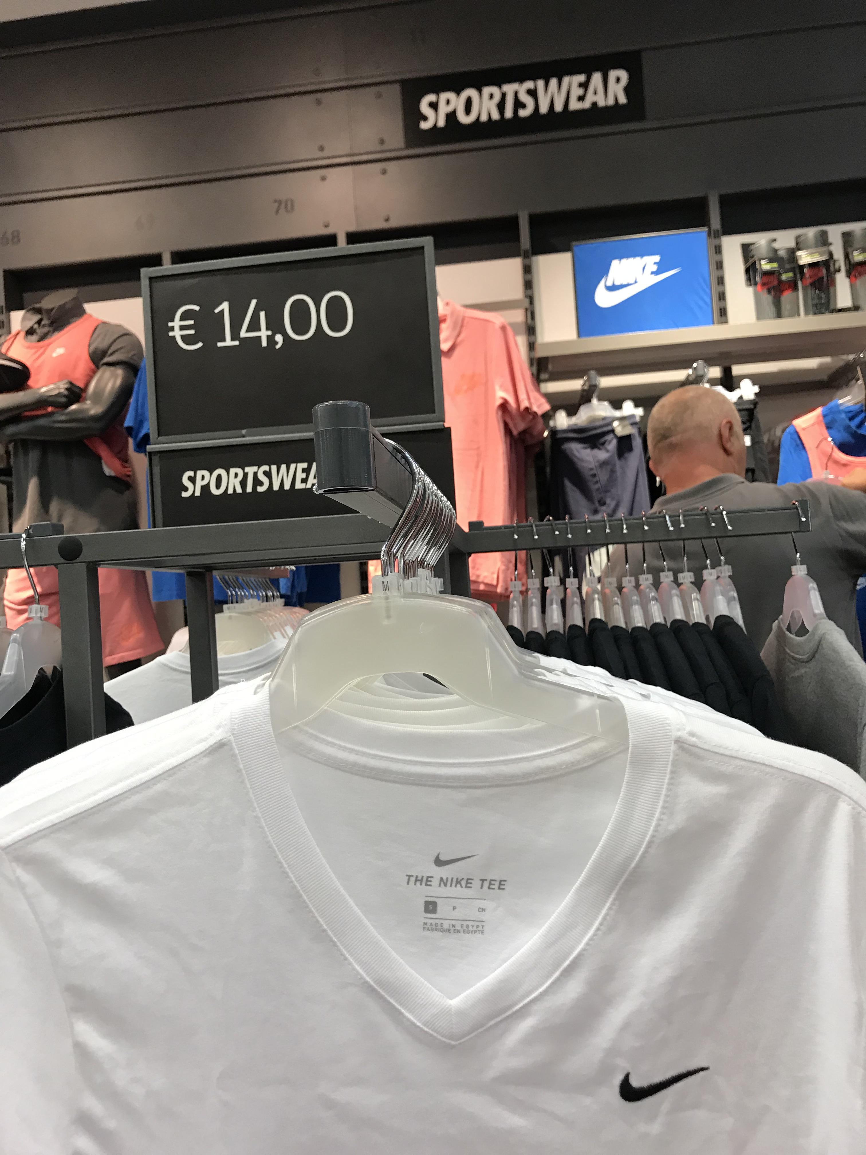 This picture from Nike outlet Berlin... if it’s not clear the tshirt