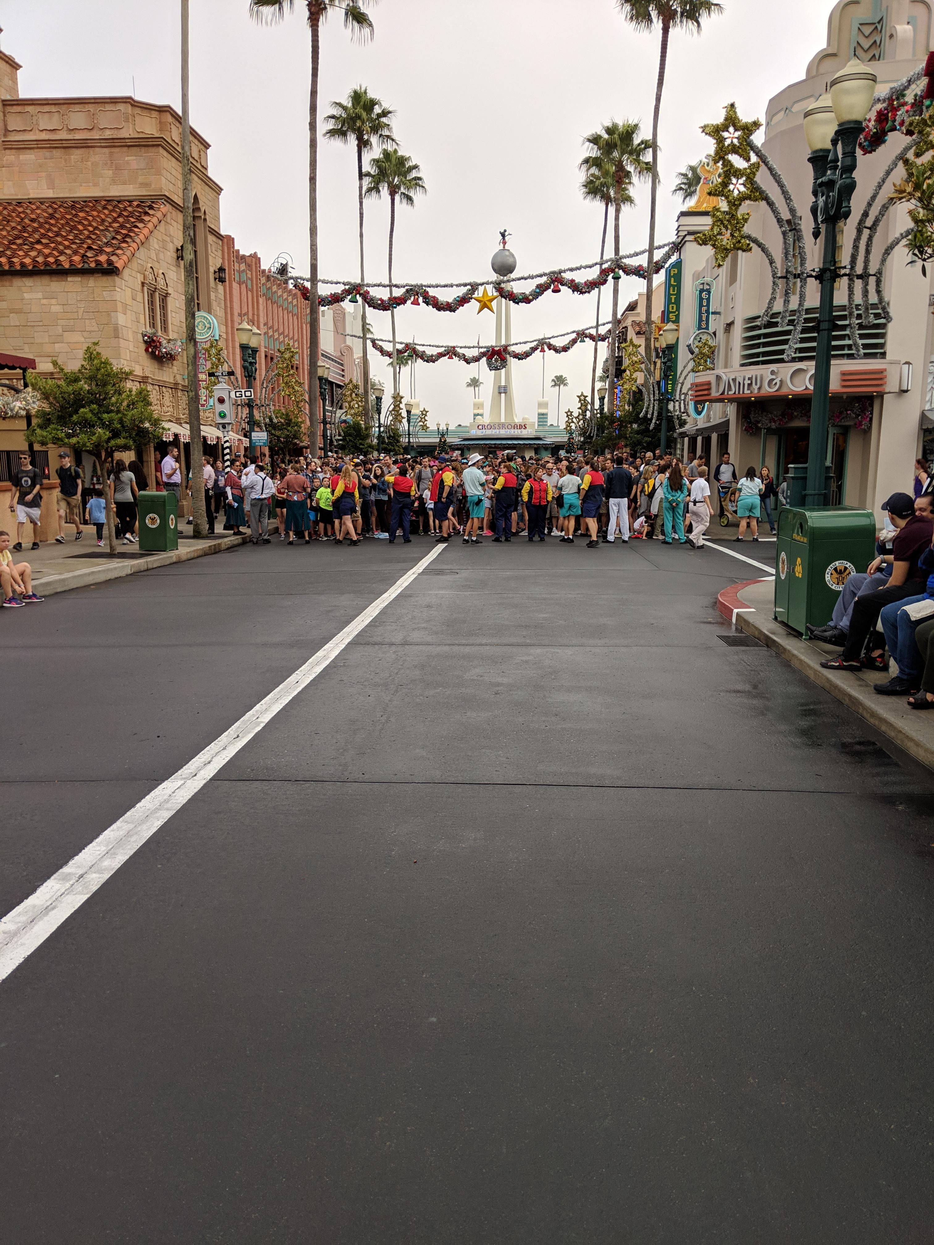 The rope drop line at Hollywood studios this AM was back through the
