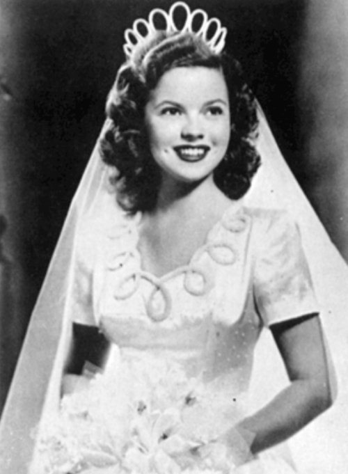Shirley Temple in her wedding dress, 1945 OldSchoolCelebs