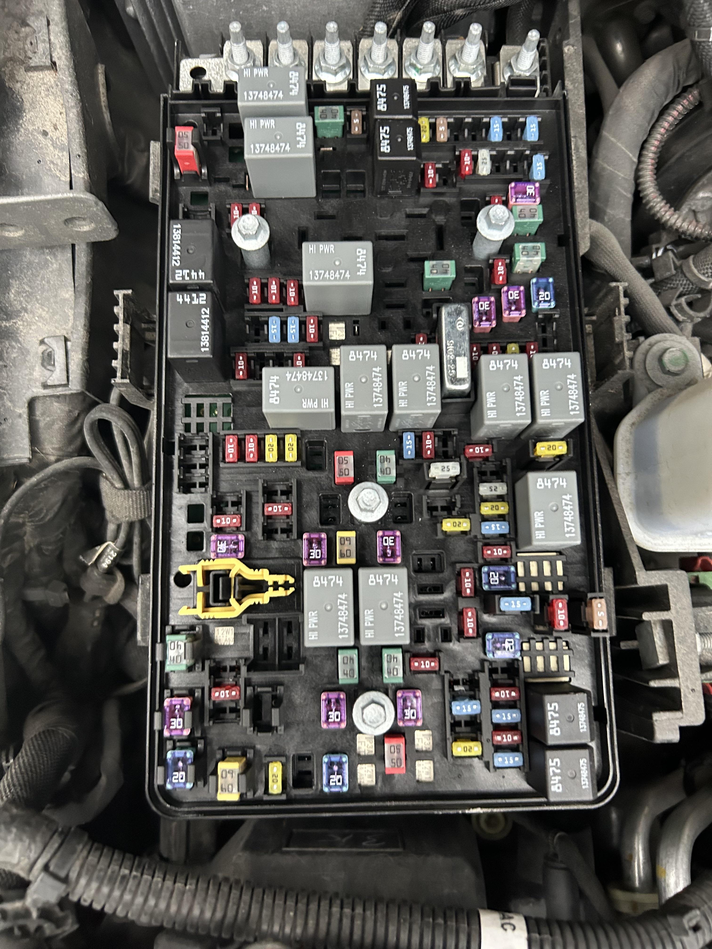 Jeep wrangler fuse array for fuse box. r/Wrangler