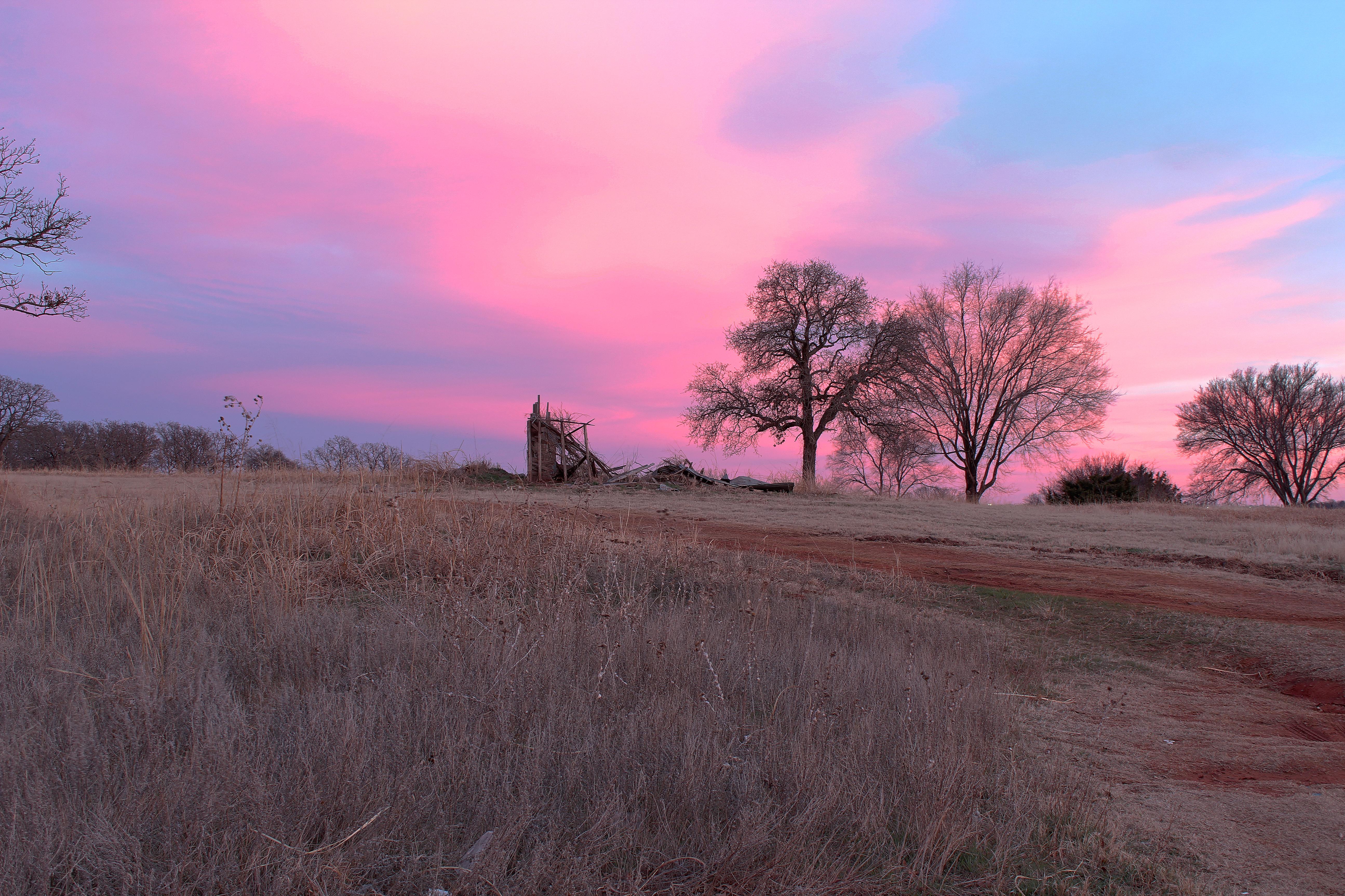 Crumbling outbuilding, just south of Guthrie, OK. [OC] [5180 X 3453