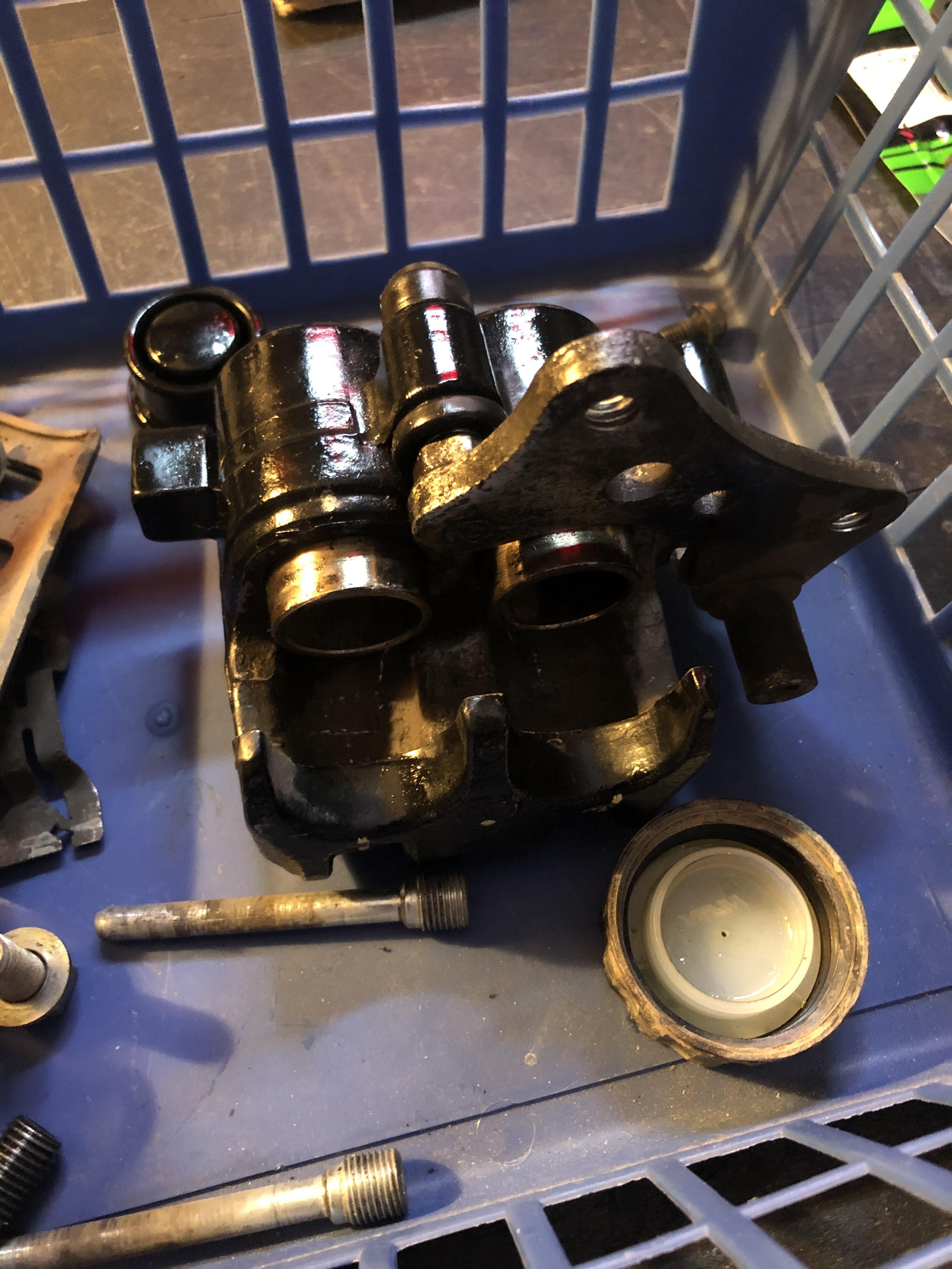 Stuck caliper piston? r/klr650