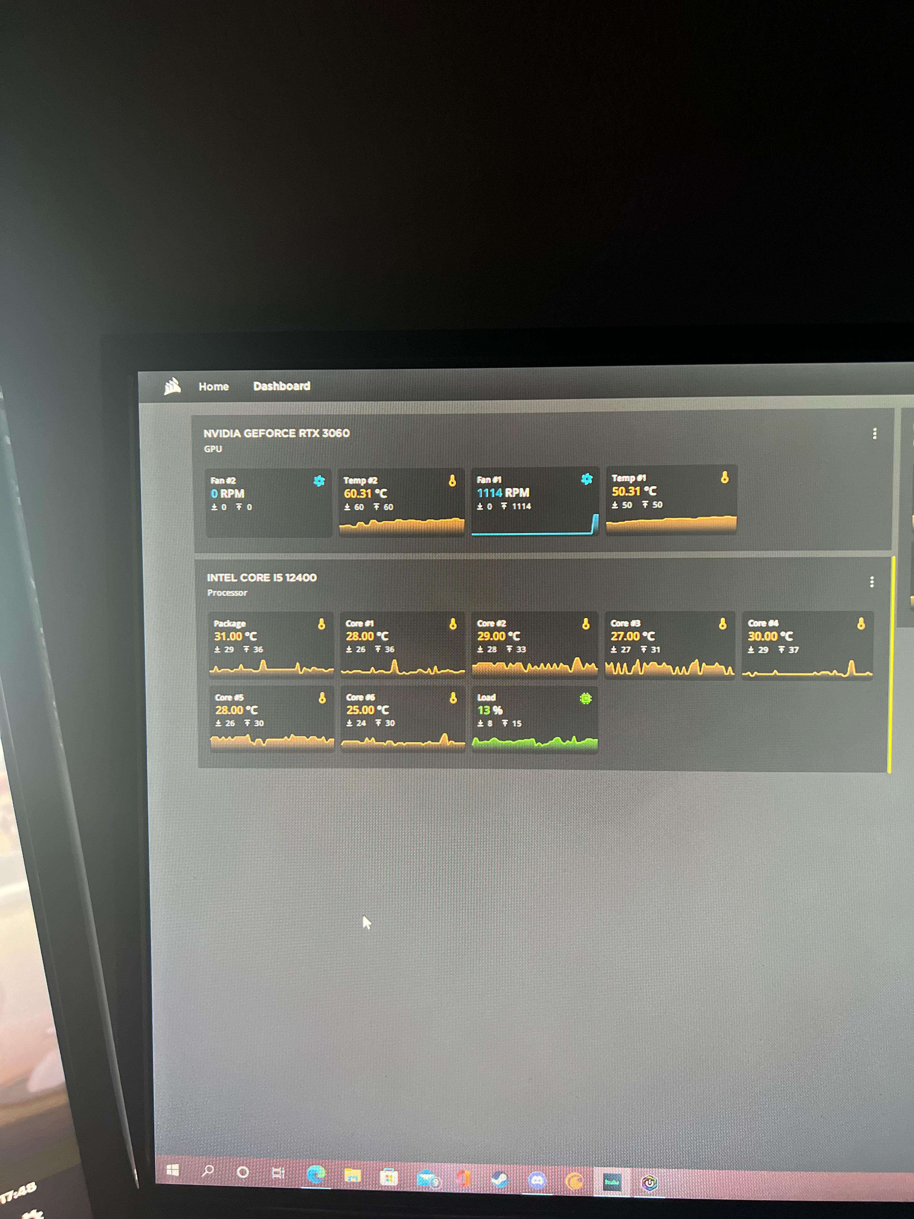 Is it normal for ICUE to show only two fans for a 3 fan gpu? r/Corsair