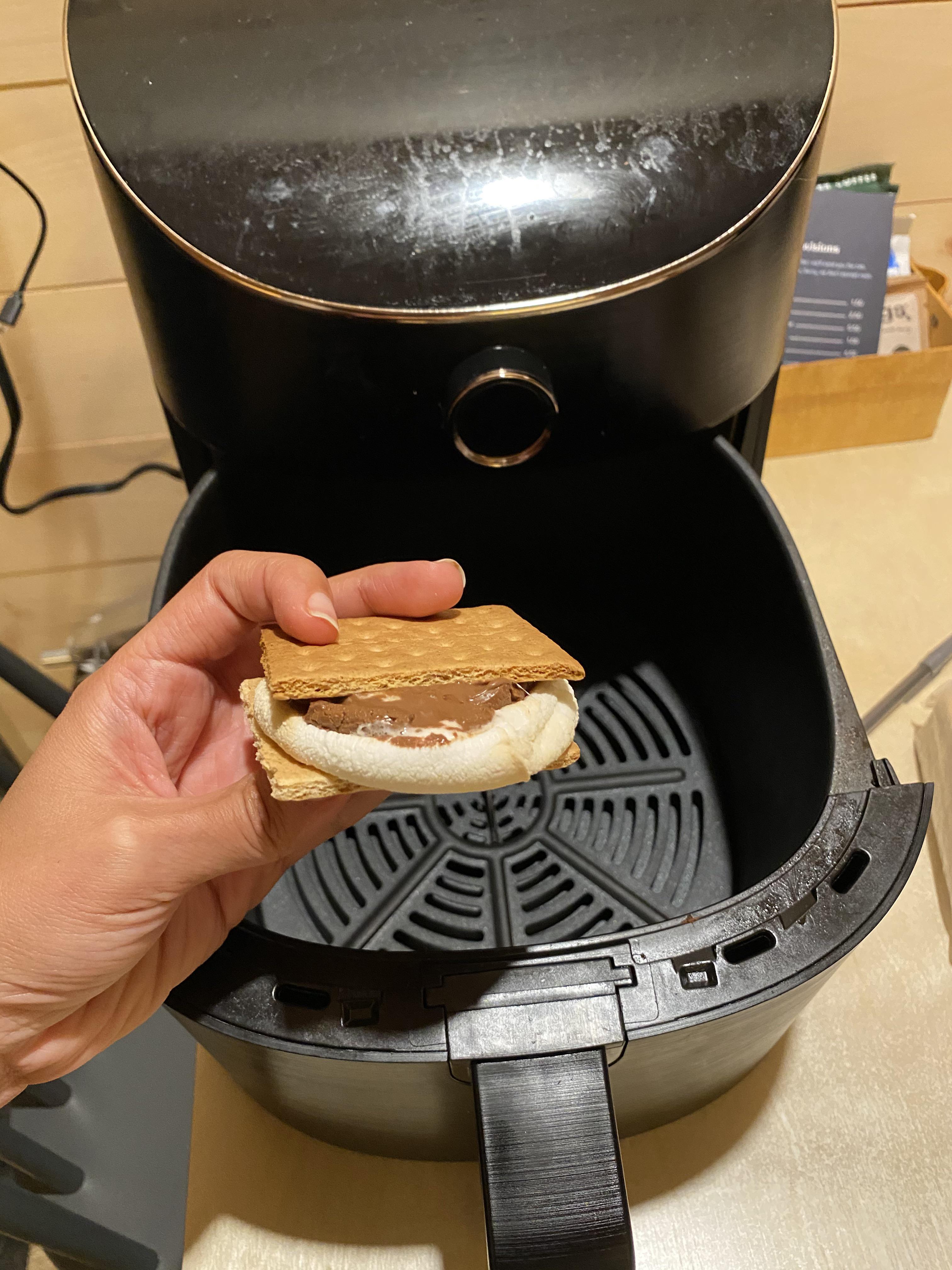 No campfire? No problem, just make your s’mores in the air fryer! r