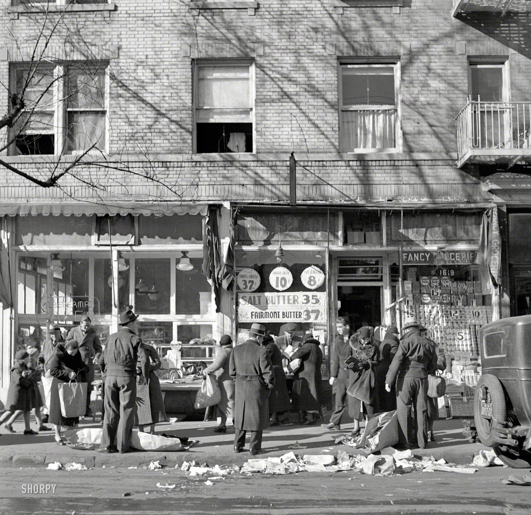Scene along Bathgate Avenue in the Bronx December 1936. r/TheWayWeWere