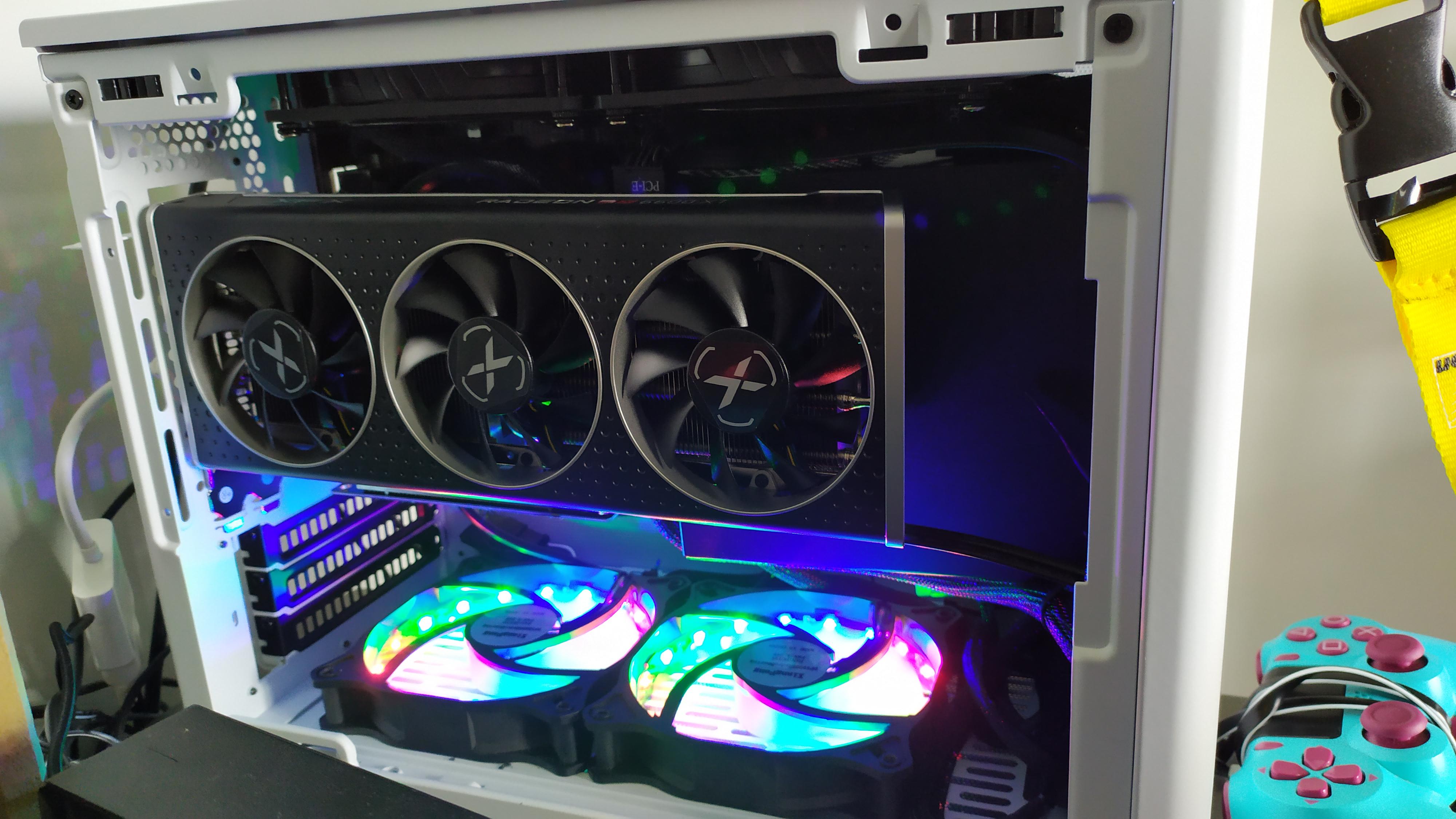 It's amazing what you can fit inside an NR200P. A triple fan 270mm gpu