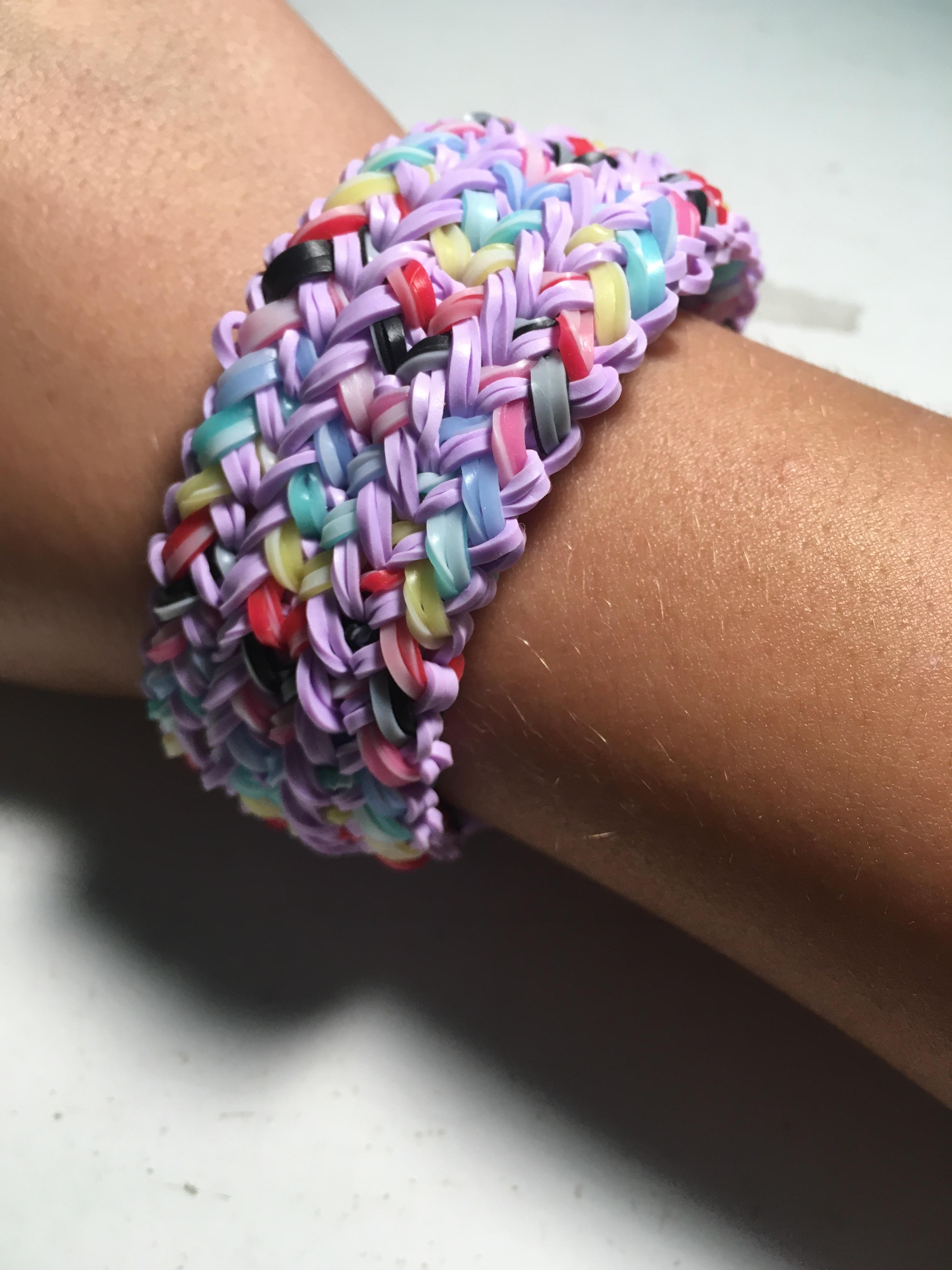 Finally finished this awesome snake belly! I’m so proud! r/Rainbowloom