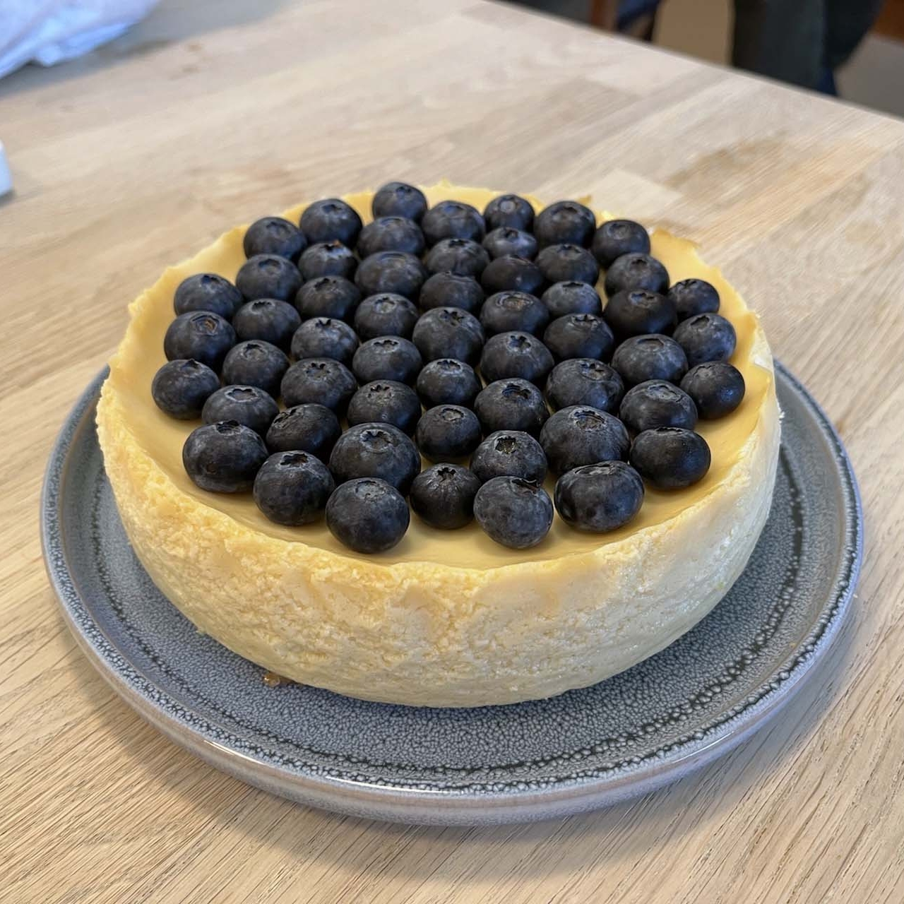 [Homemade] Ordinary Philadelphia Cheesecake r/food