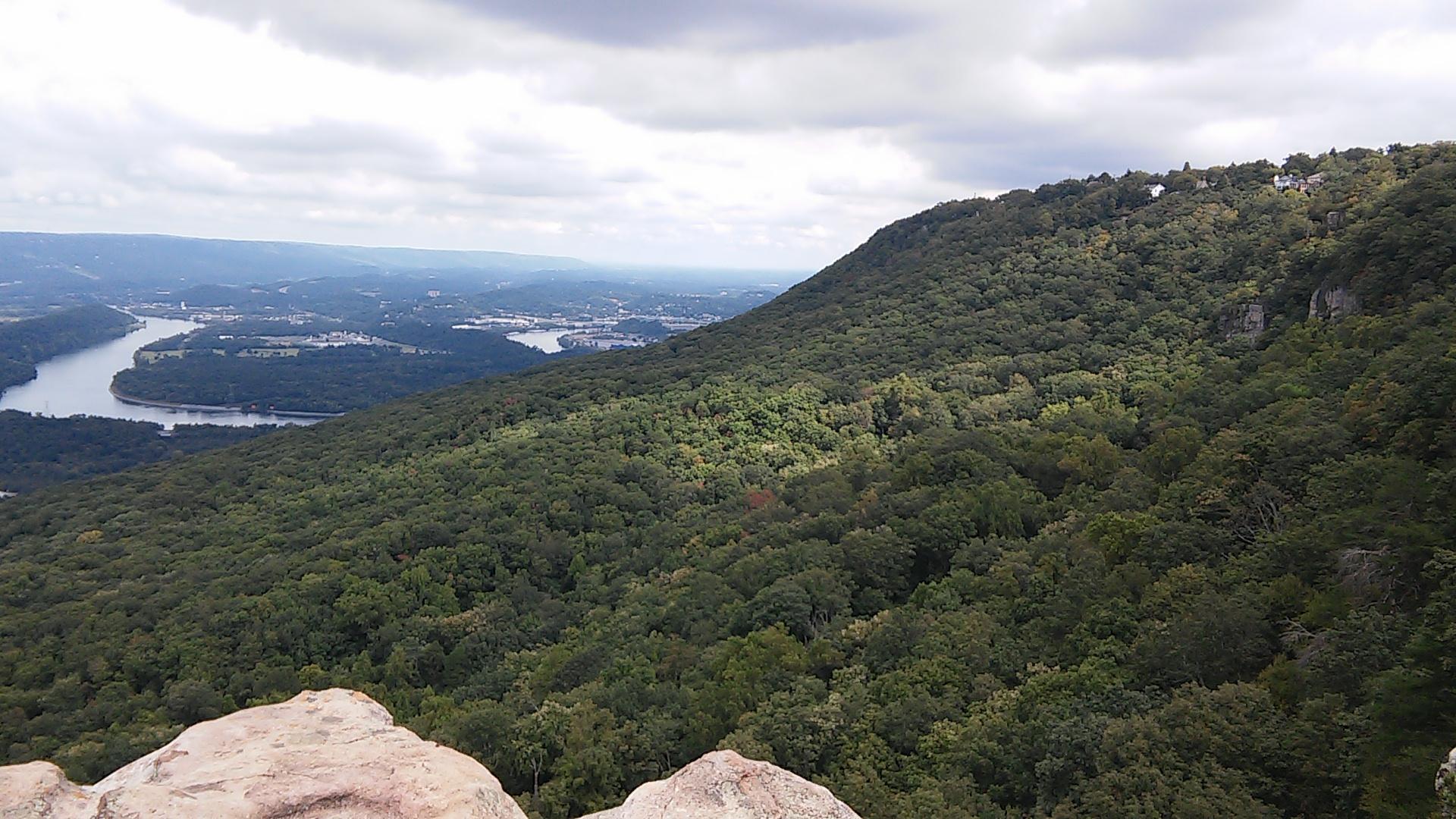 Sunset Rock from Chattanooga, TN [OC] [1920X1080] r/EarthPorn
